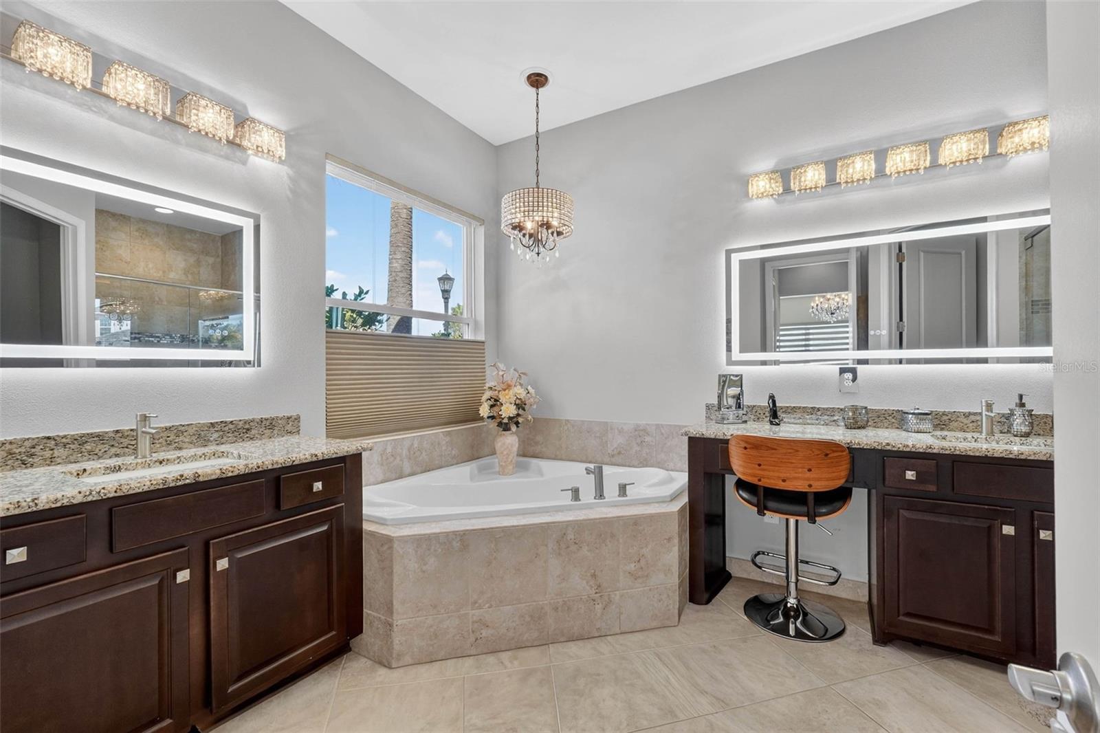 Image 33 of 92 For 30724 Lindentree Drive