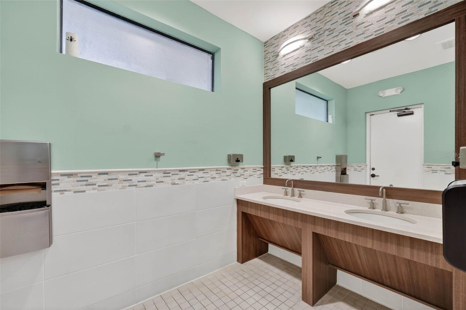 Image 83 of 92 For 30724 Lindentree Drive