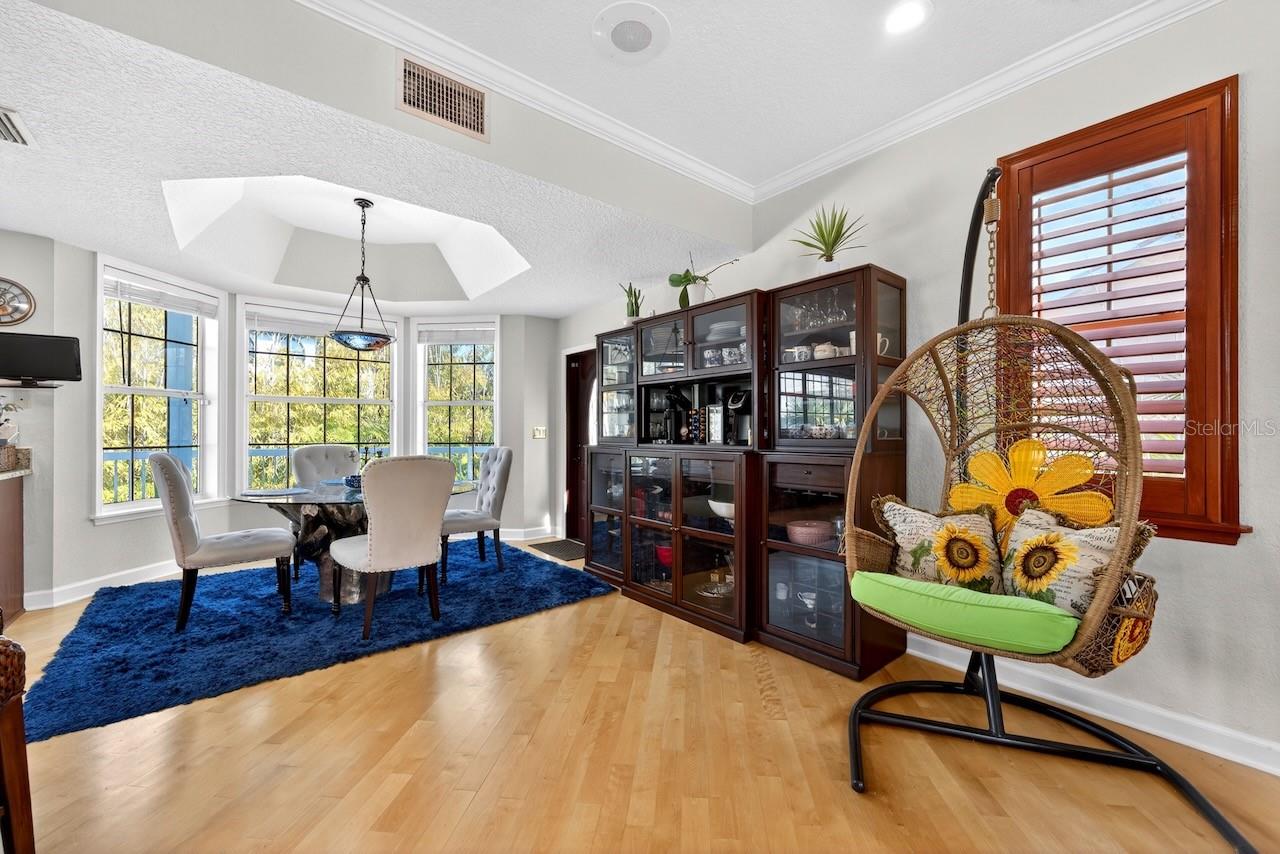 Image 19 of 63 For 5900 Bayview Circle S