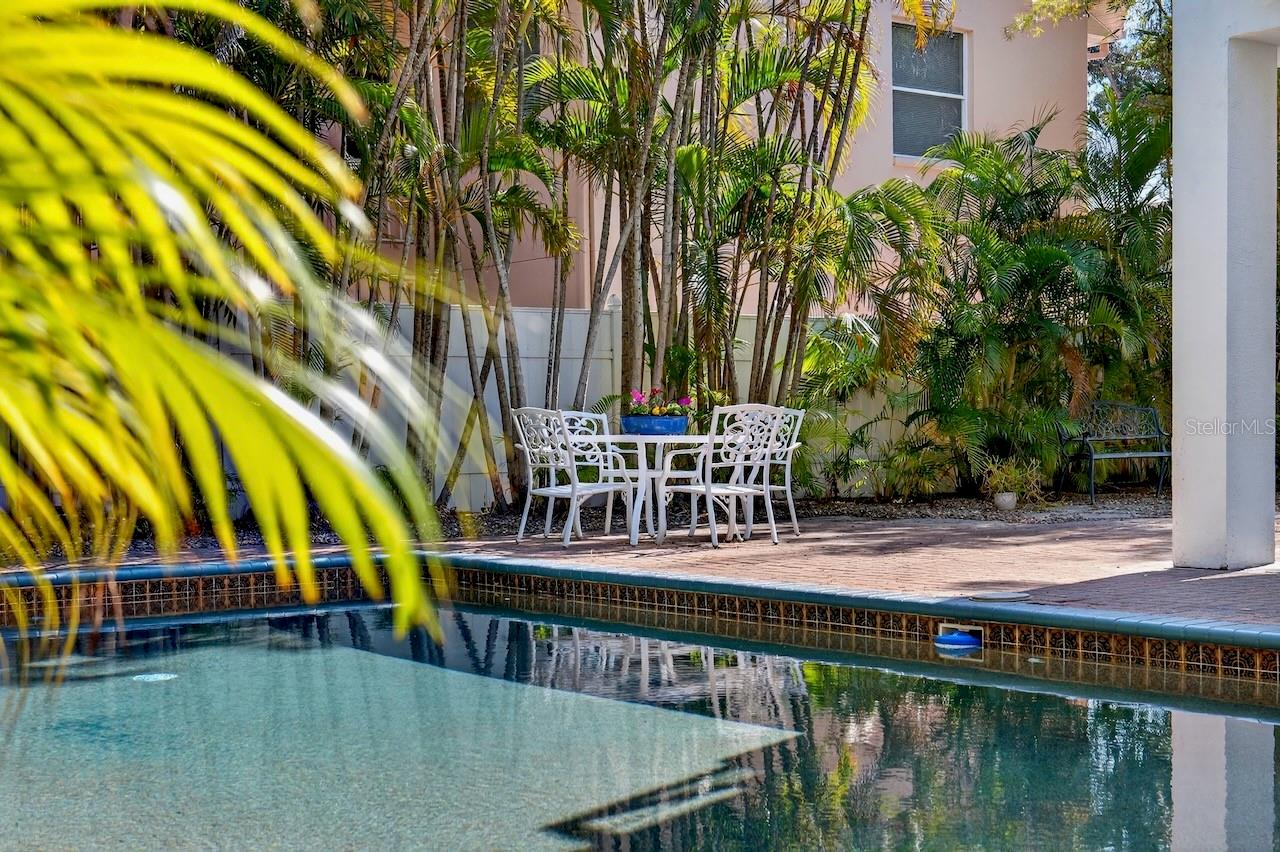 Image 2 of 63 For 5900 Bayview Circle S