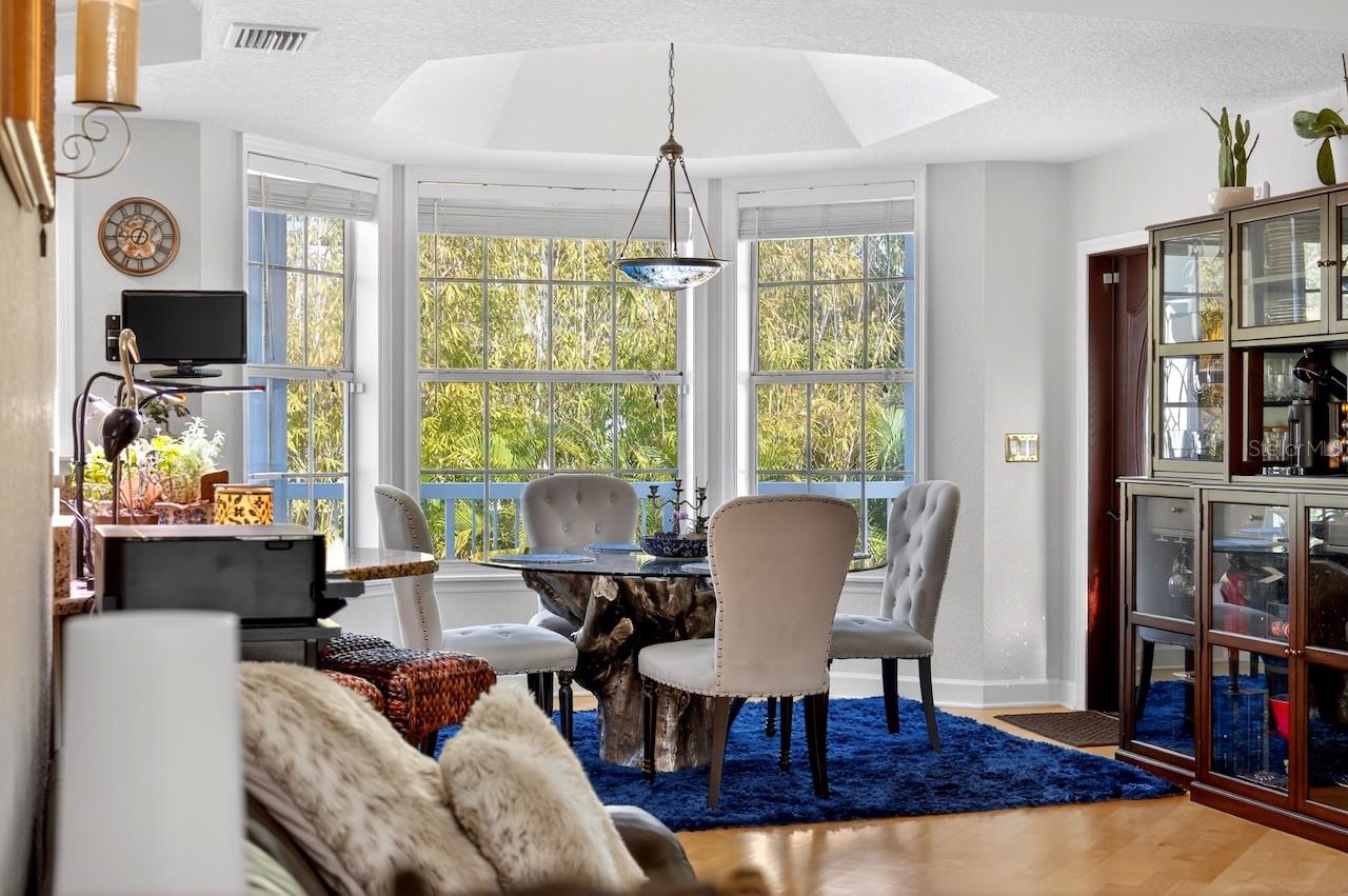 Image 22 of 63 For 5900 Bayview Circle S