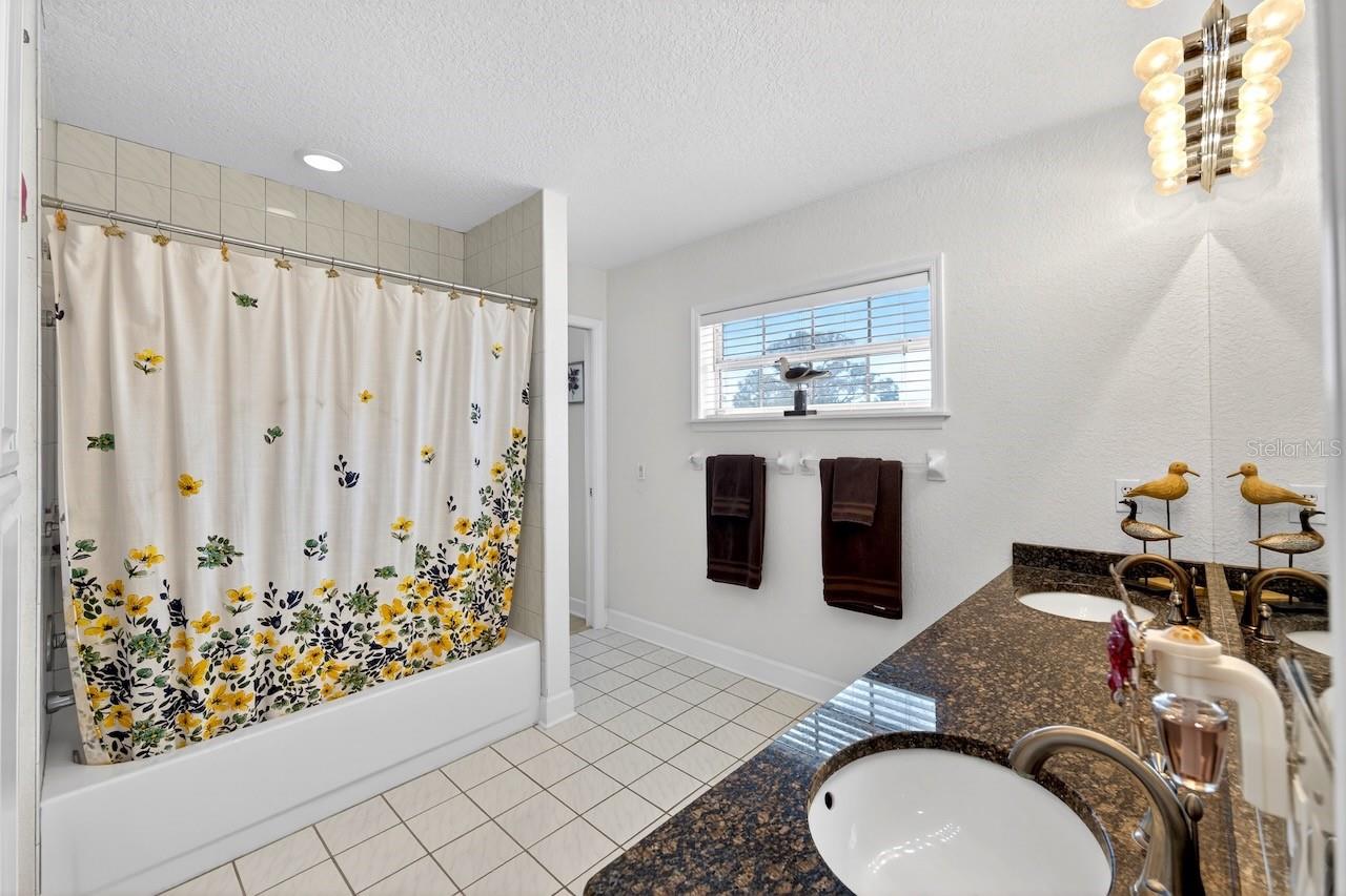 Image 29 of 63 For 5900 Bayview Circle S