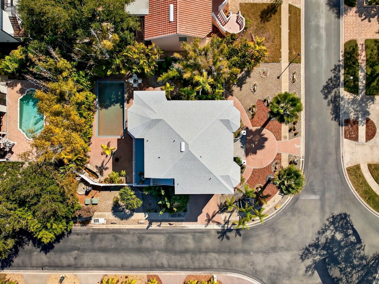 Image 3 of 63 For 5900 Bayview Circle S