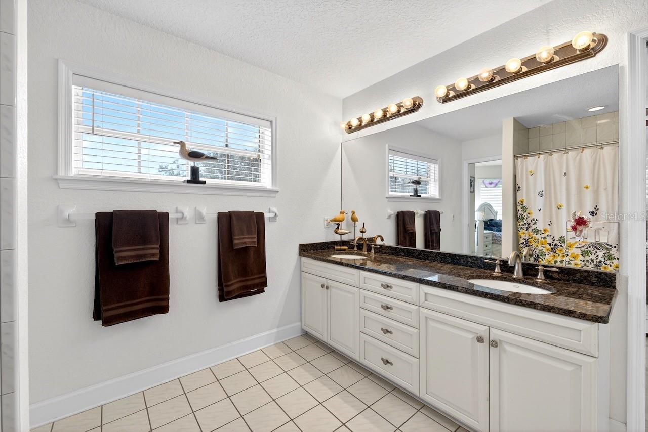 Image 30 of 63 For 5900 Bayview Circle S