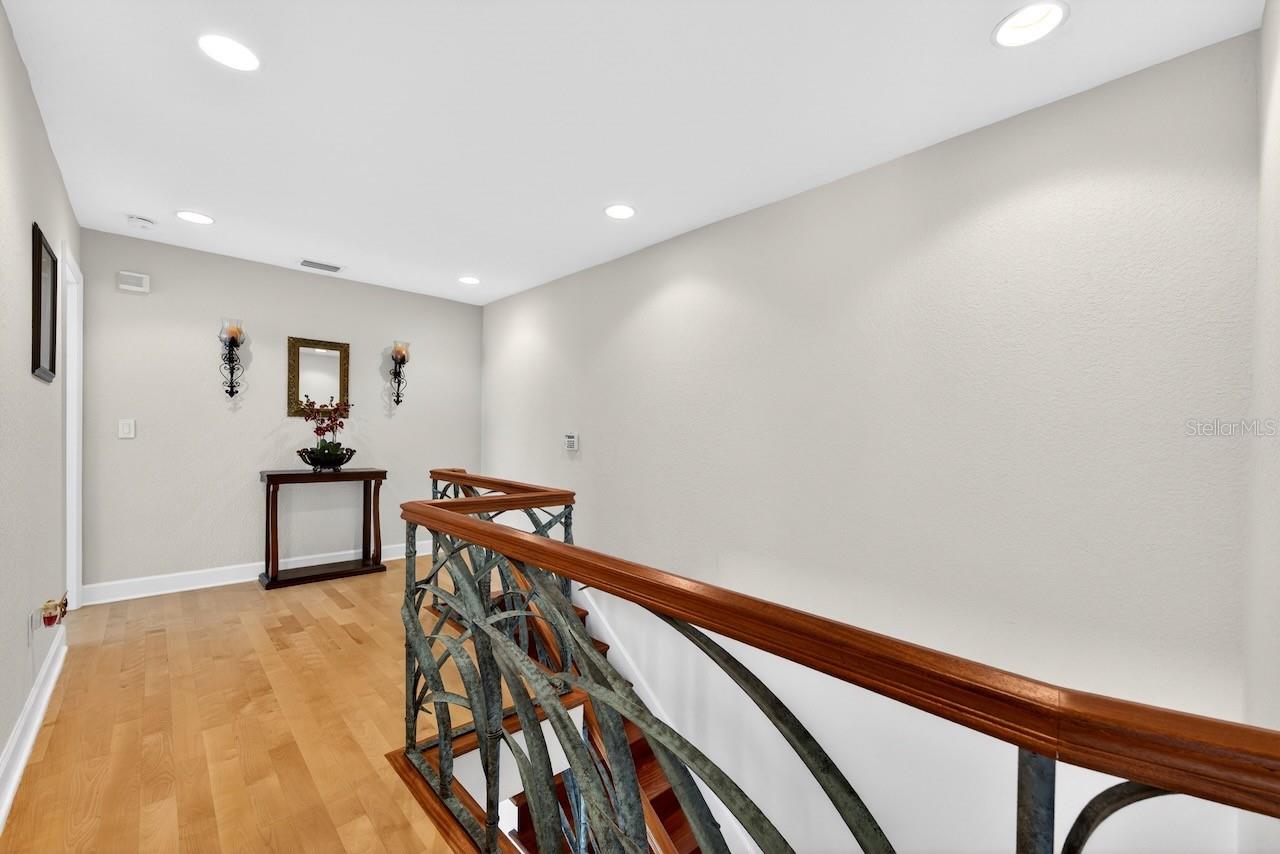 Image 34 of 63 For 5900 Bayview Circle S