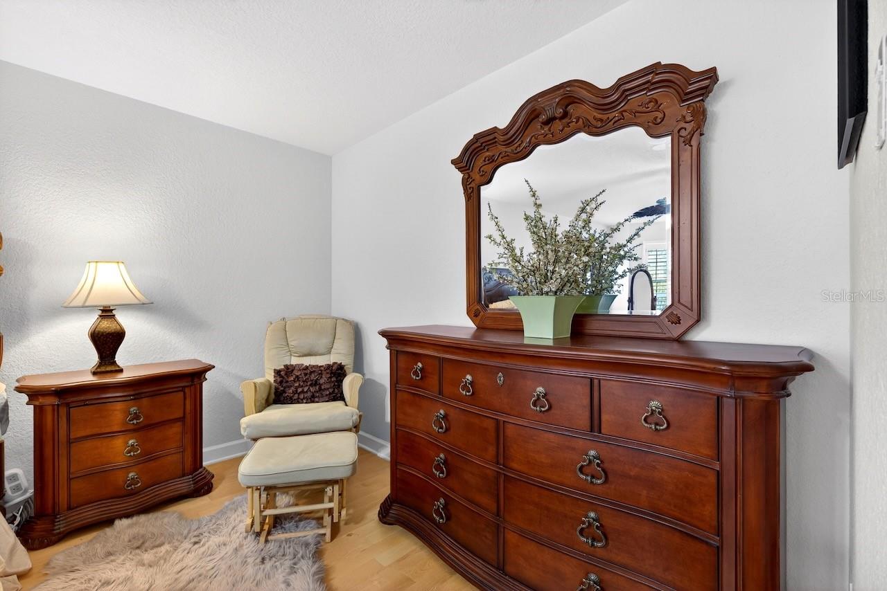 Image 36 of 63 For 5900 Bayview Circle S