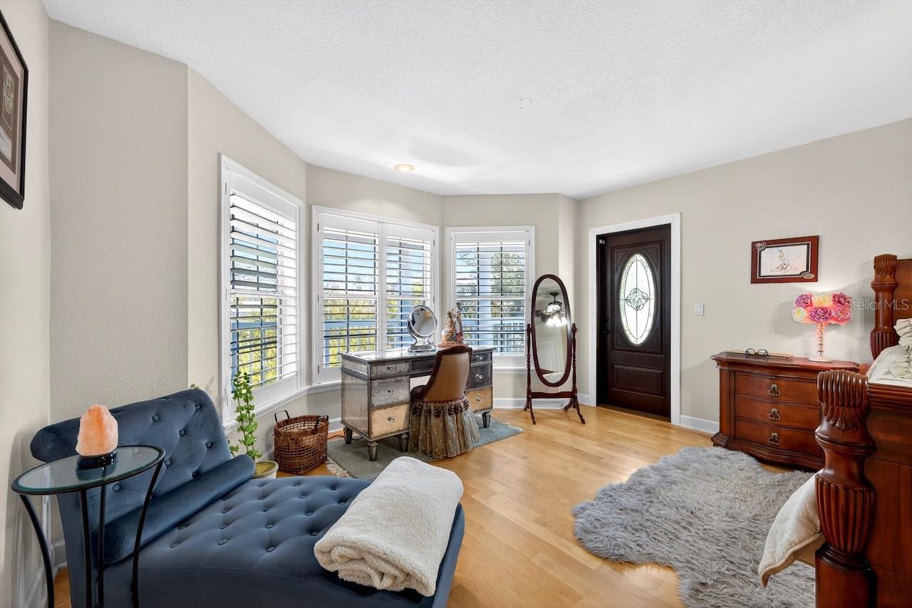 Image 37 of 63 For 5900 Bayview Circle S