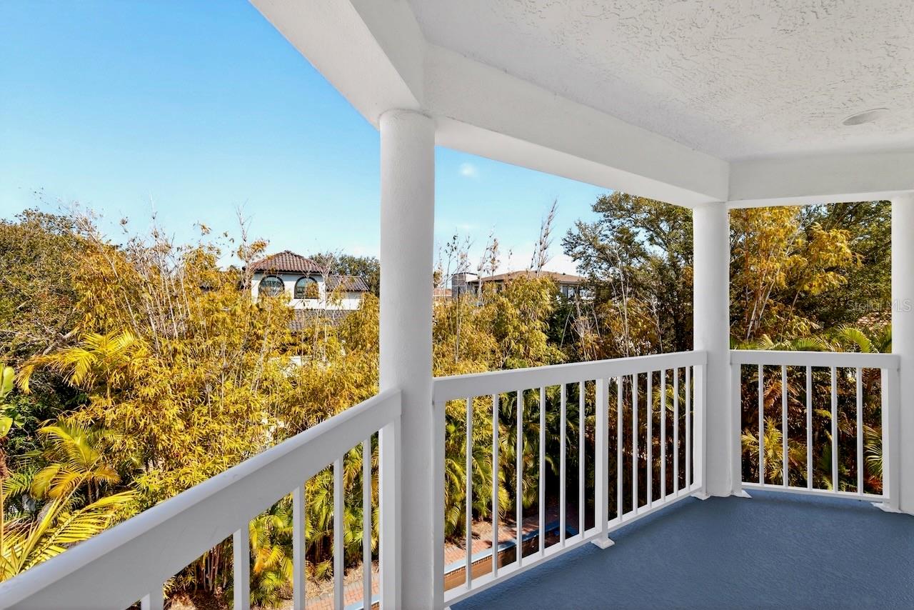 Image 39 of 63 For 5900 Bayview Circle S