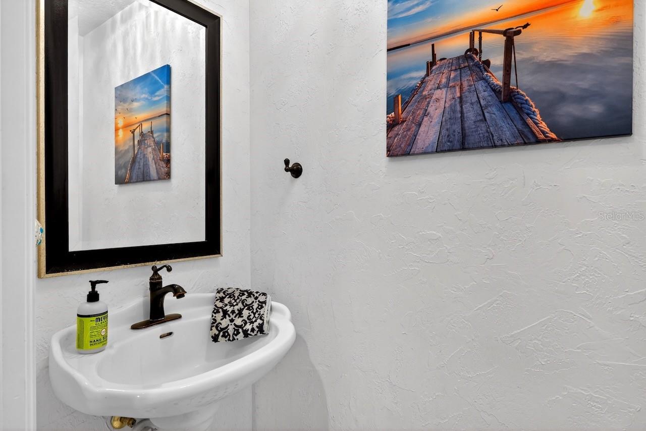 Image 45 of 63 For 5900 Bayview Circle S