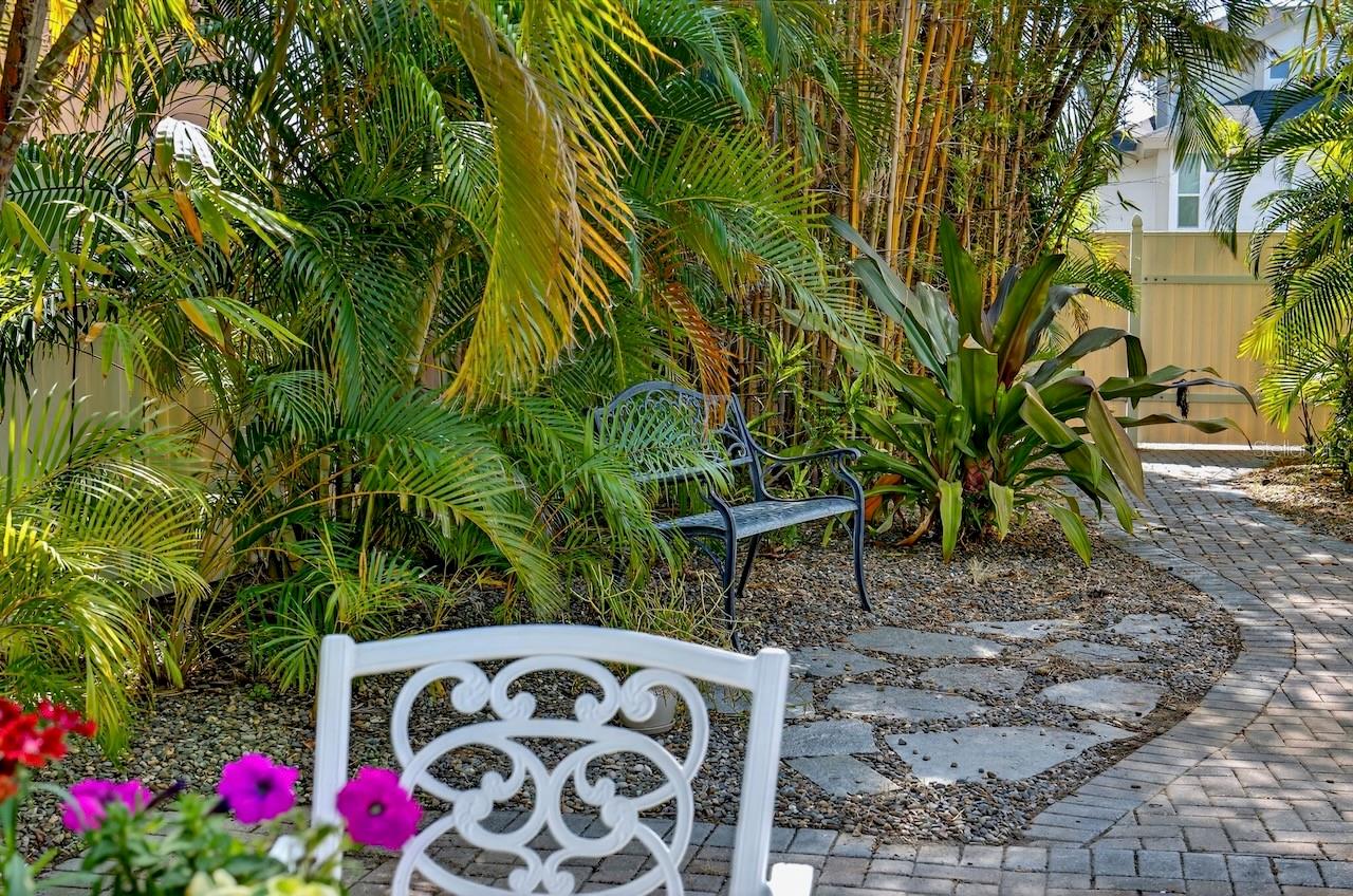 Image 47 of 63 For 5900 Bayview Circle S