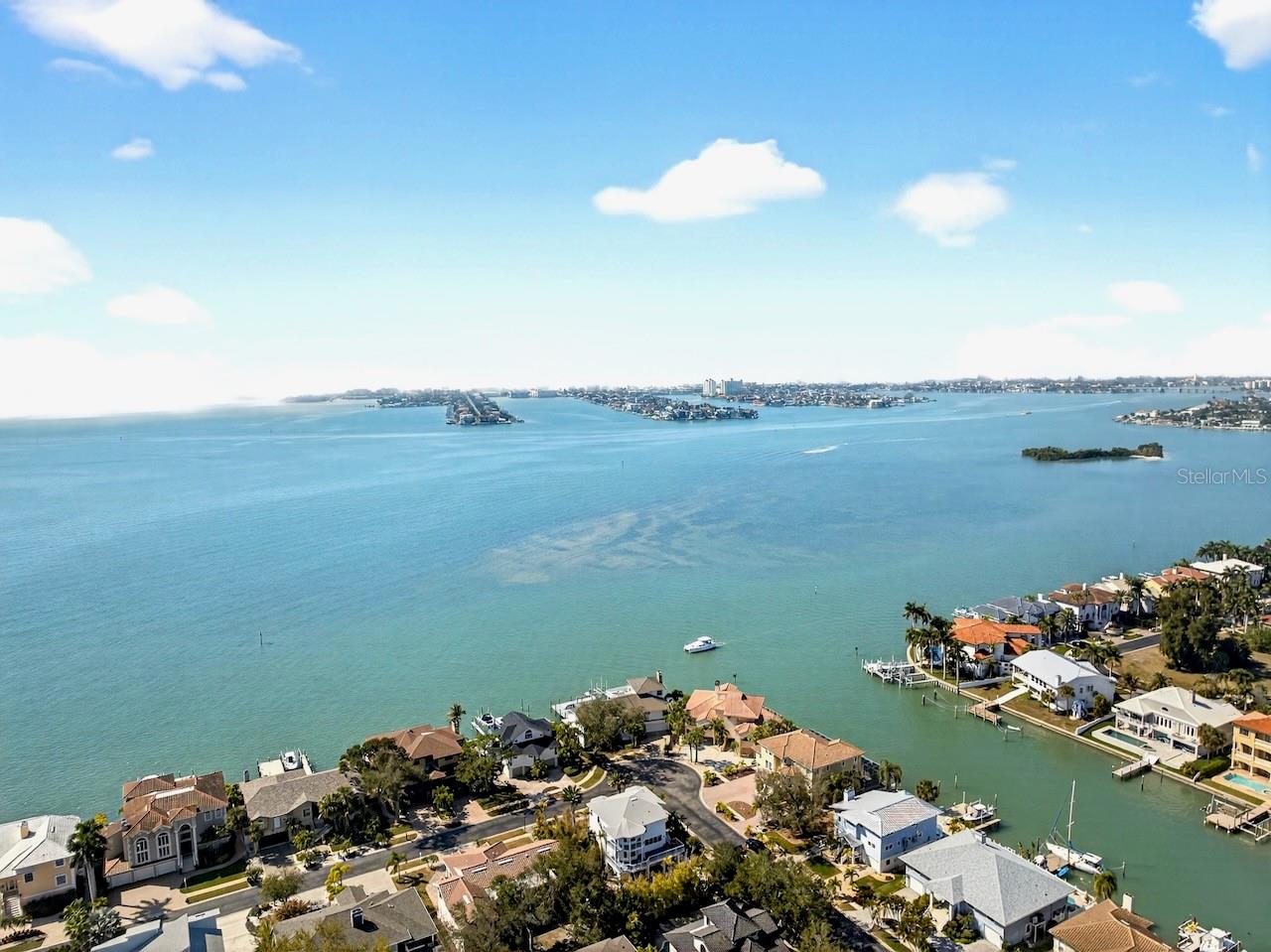 Image 51 of 63 For 5900 Bayview Circle S