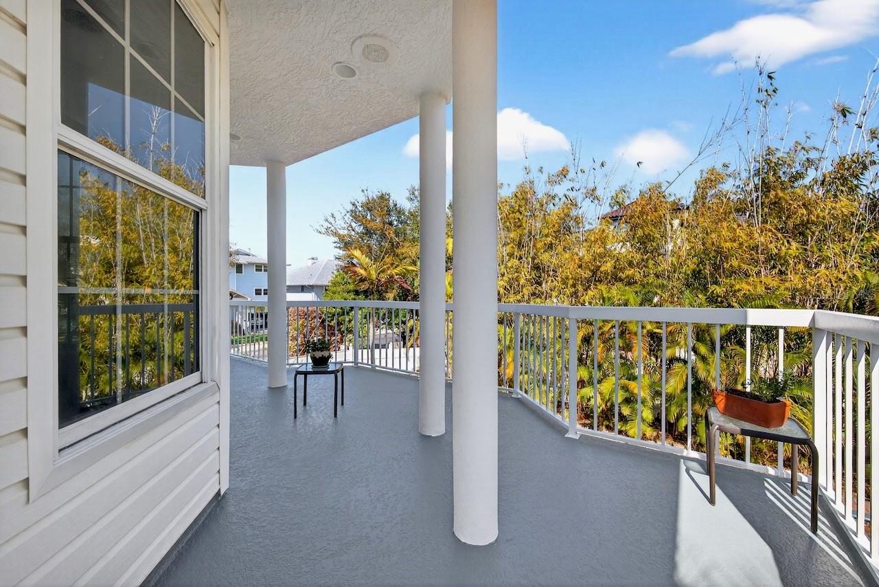 Image 52 of 63 For 5900 Bayview Circle S