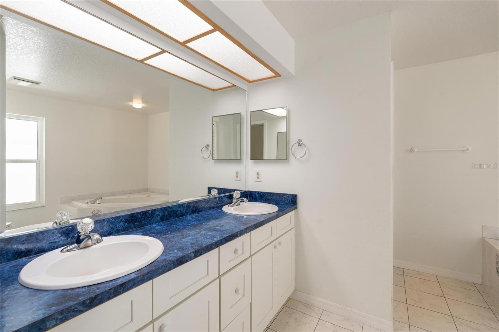 Image 17 of 36 For 11196 120th Terrace