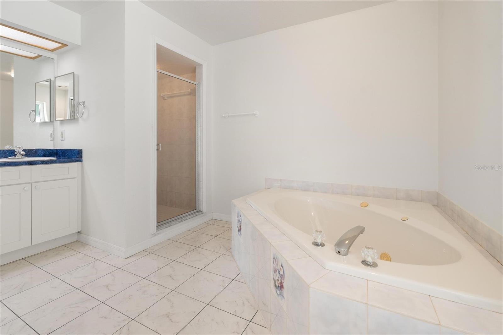 Image 19 of 36 For 11196 120th Terrace