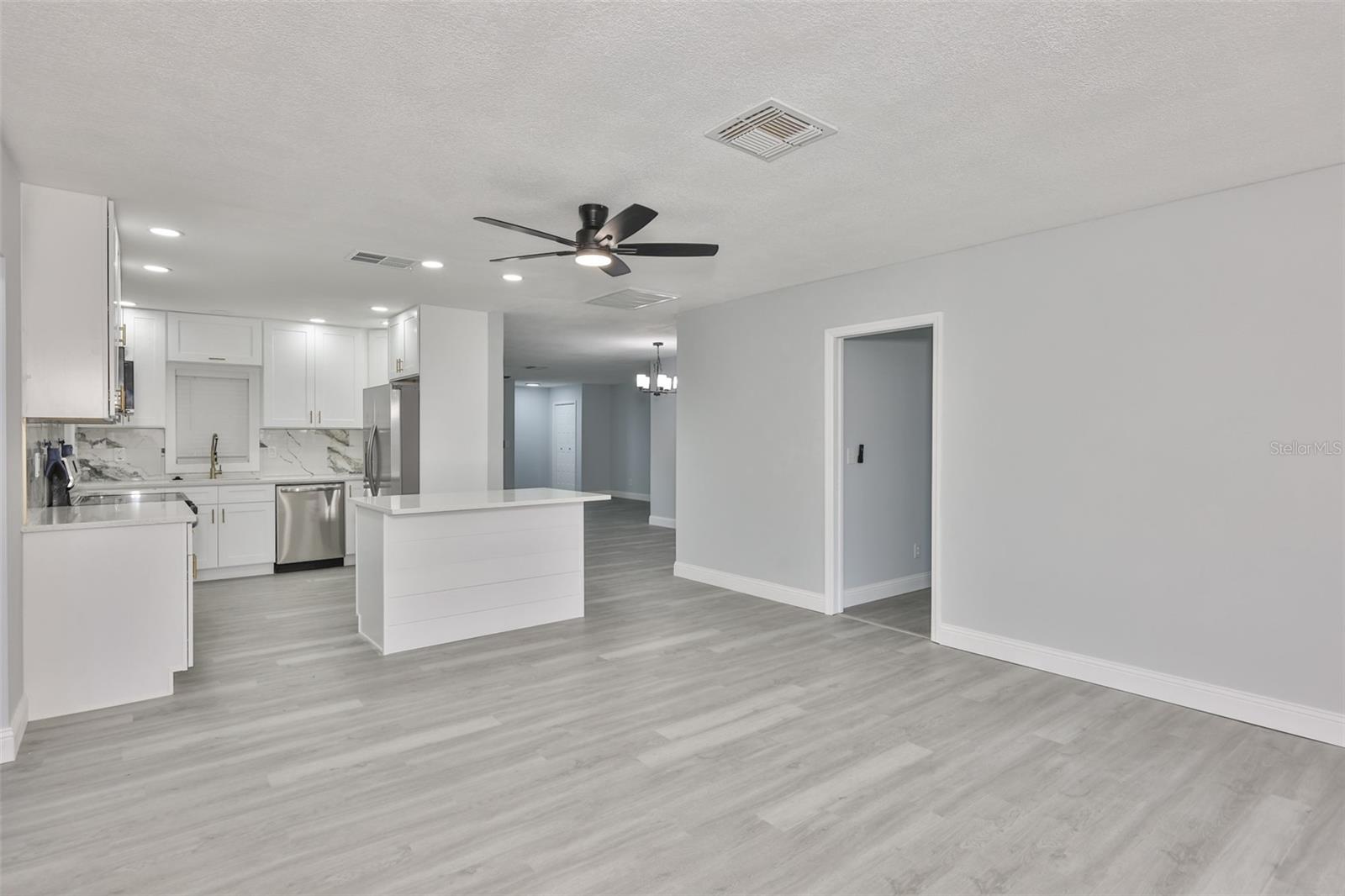 Image 11 of 61 For 1007 Strawpocket Place