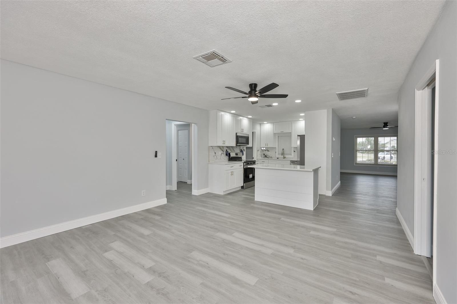 Image 12 of 61 For 1007 Strawpocket Place