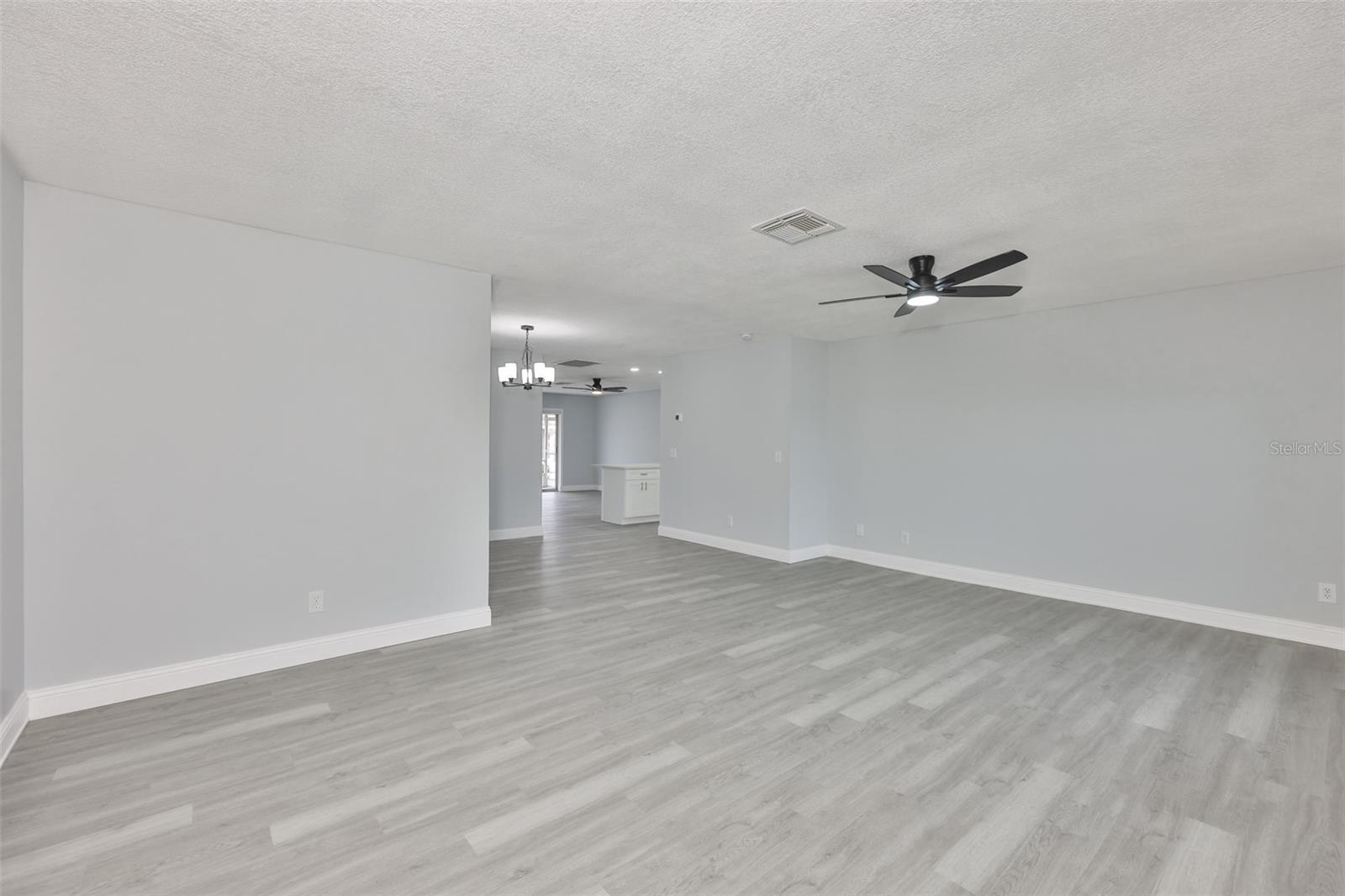 Image 24 of 61 For 1007 Strawpocket Place