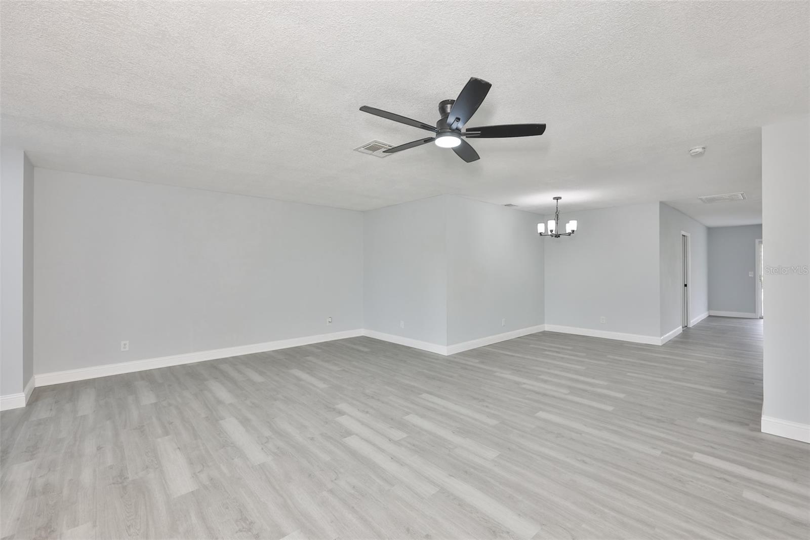 Image 27 of 61 For 1007 Strawpocket Place