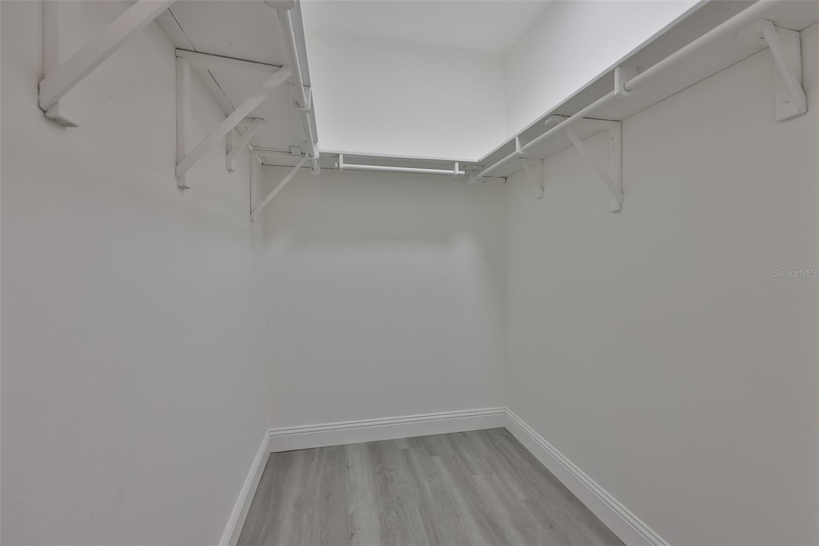 Image 28 of 61 For 1007 Strawpocket Place