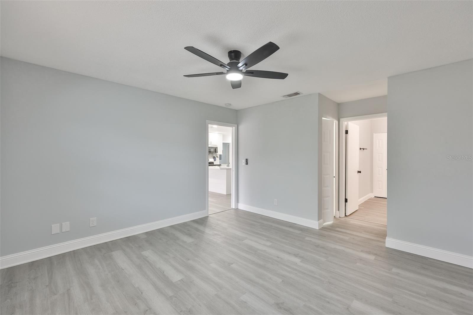 Image 31 of 61 For 1007 Strawpocket Place