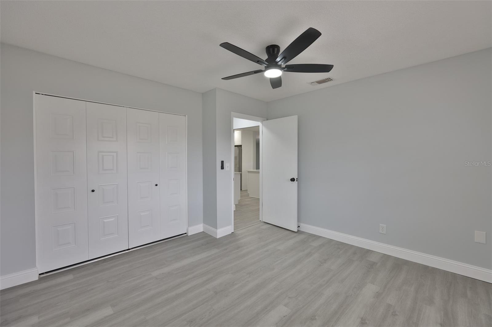 Image 32 of 61 For 1007 Strawpocket Place