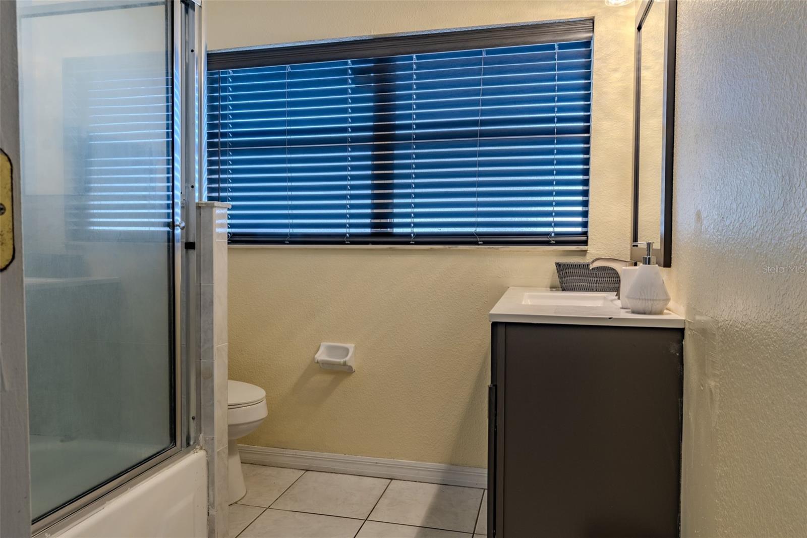 Image 15 of 25 For 11608 Boulevard