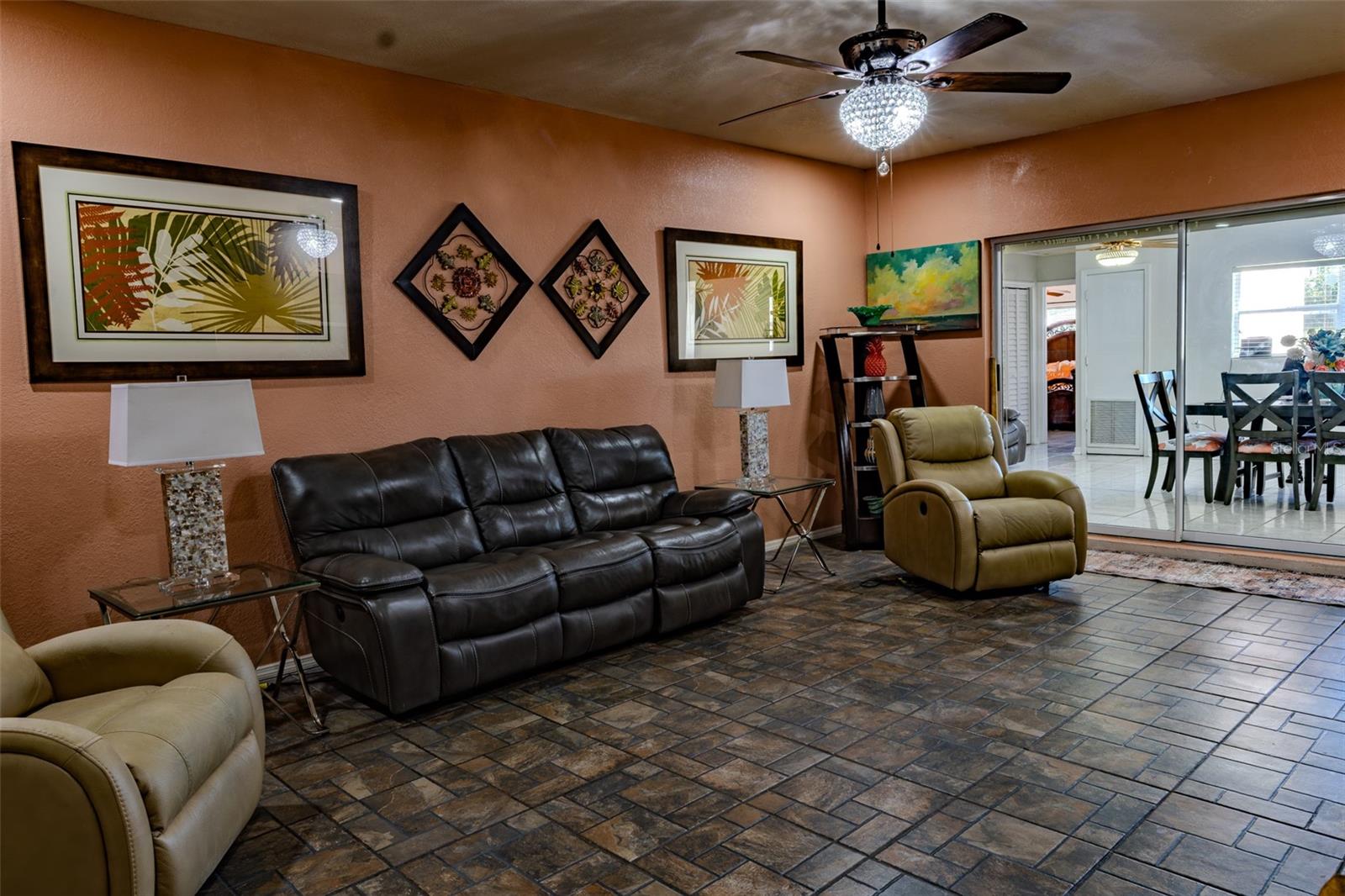 Image 21 of 25 For 11608 Boulevard