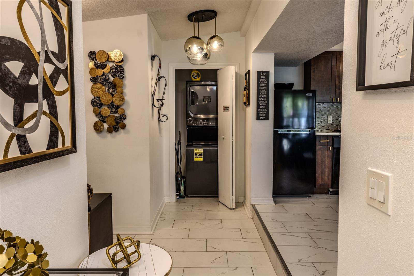 Image 4 of 25 For 11608 Boulevard