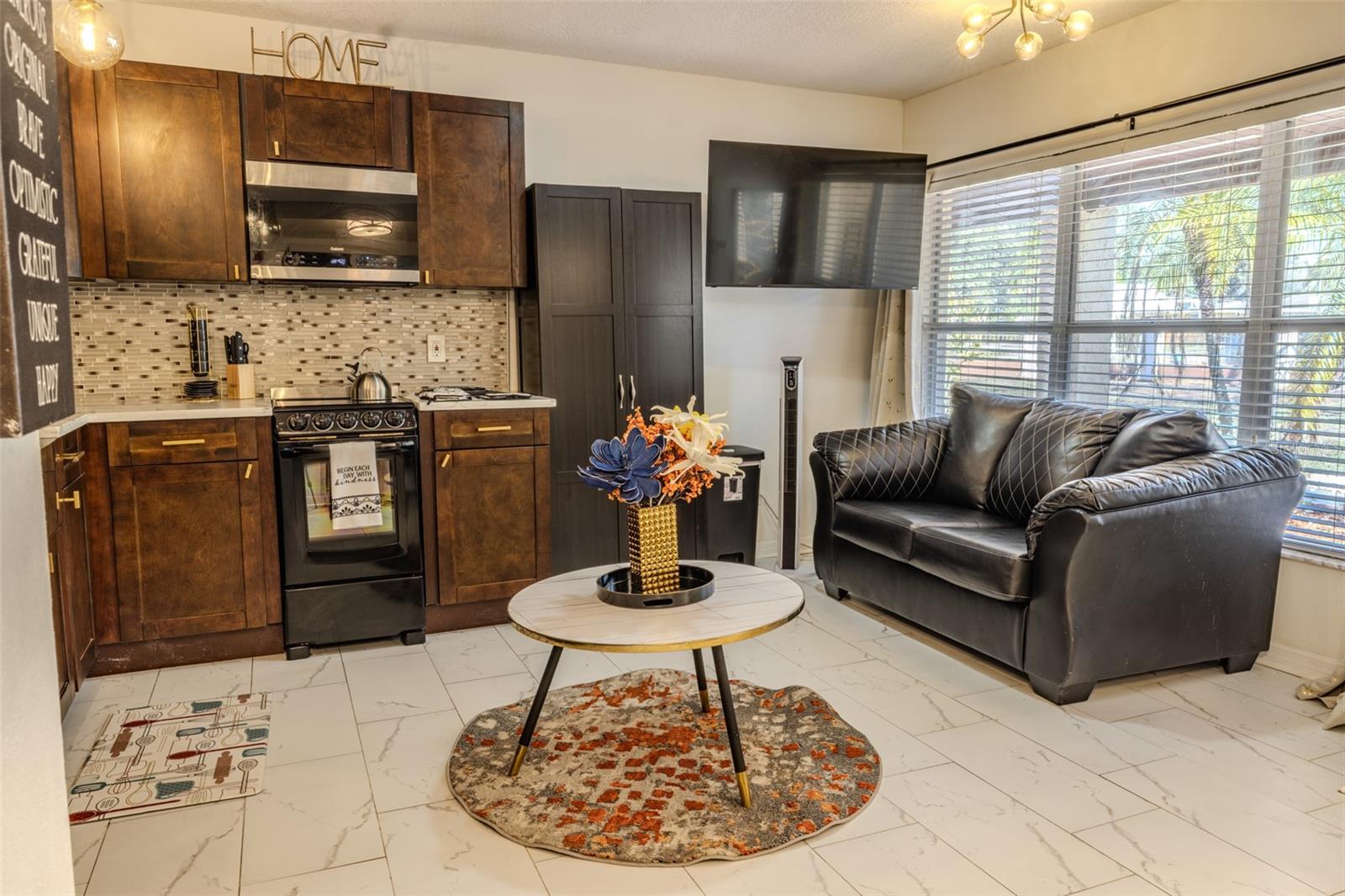 Image 6 of 25 For 11608 Boulevard