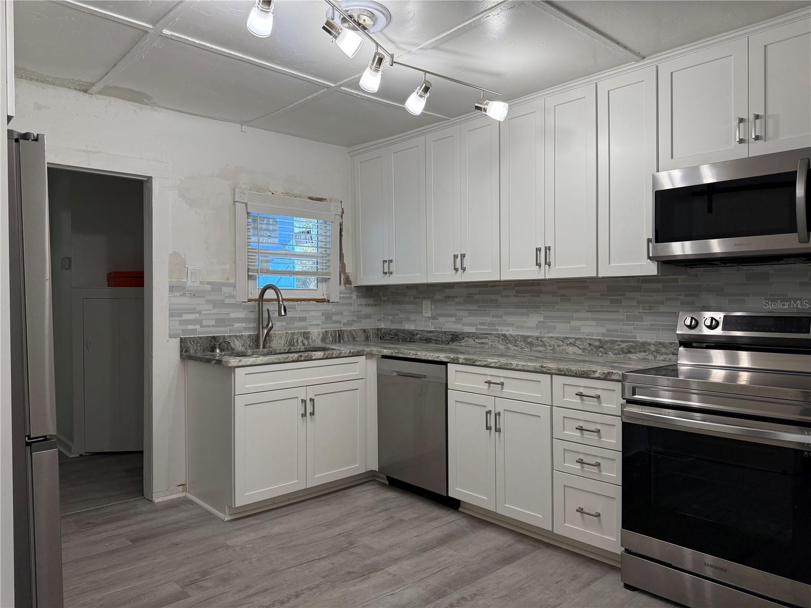 Image 7 of 14 For 2701 Brookline Avenue