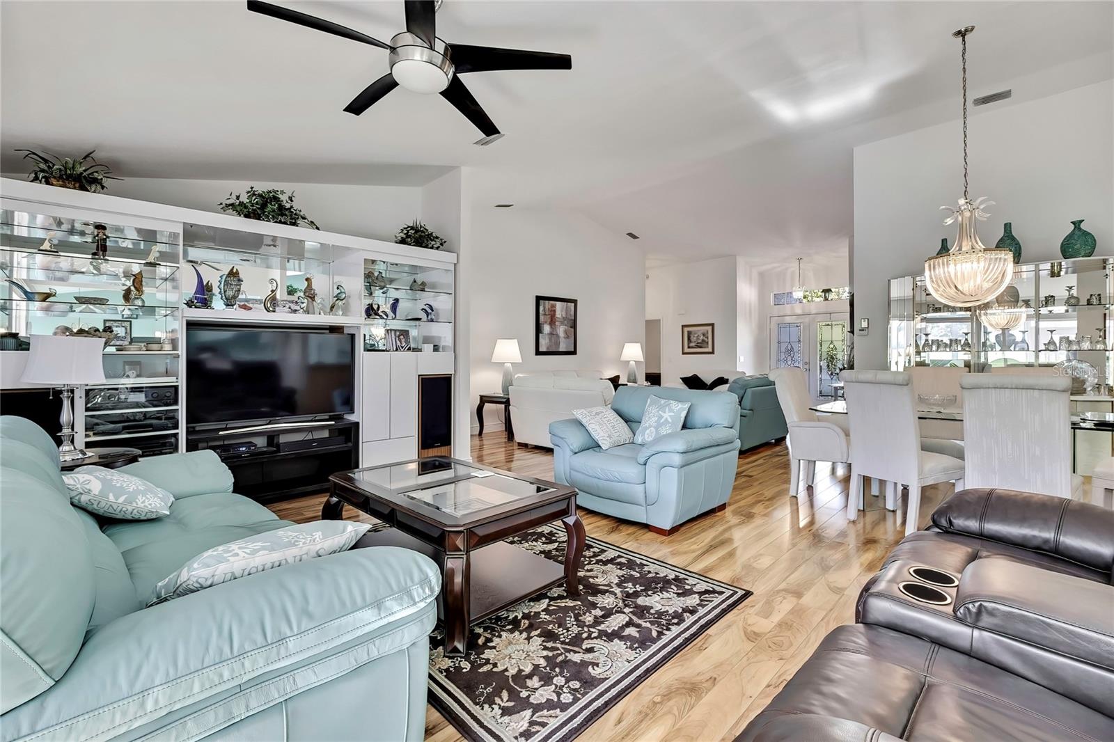 Listing photo id 8 for 7418 Baywood Forest Circle