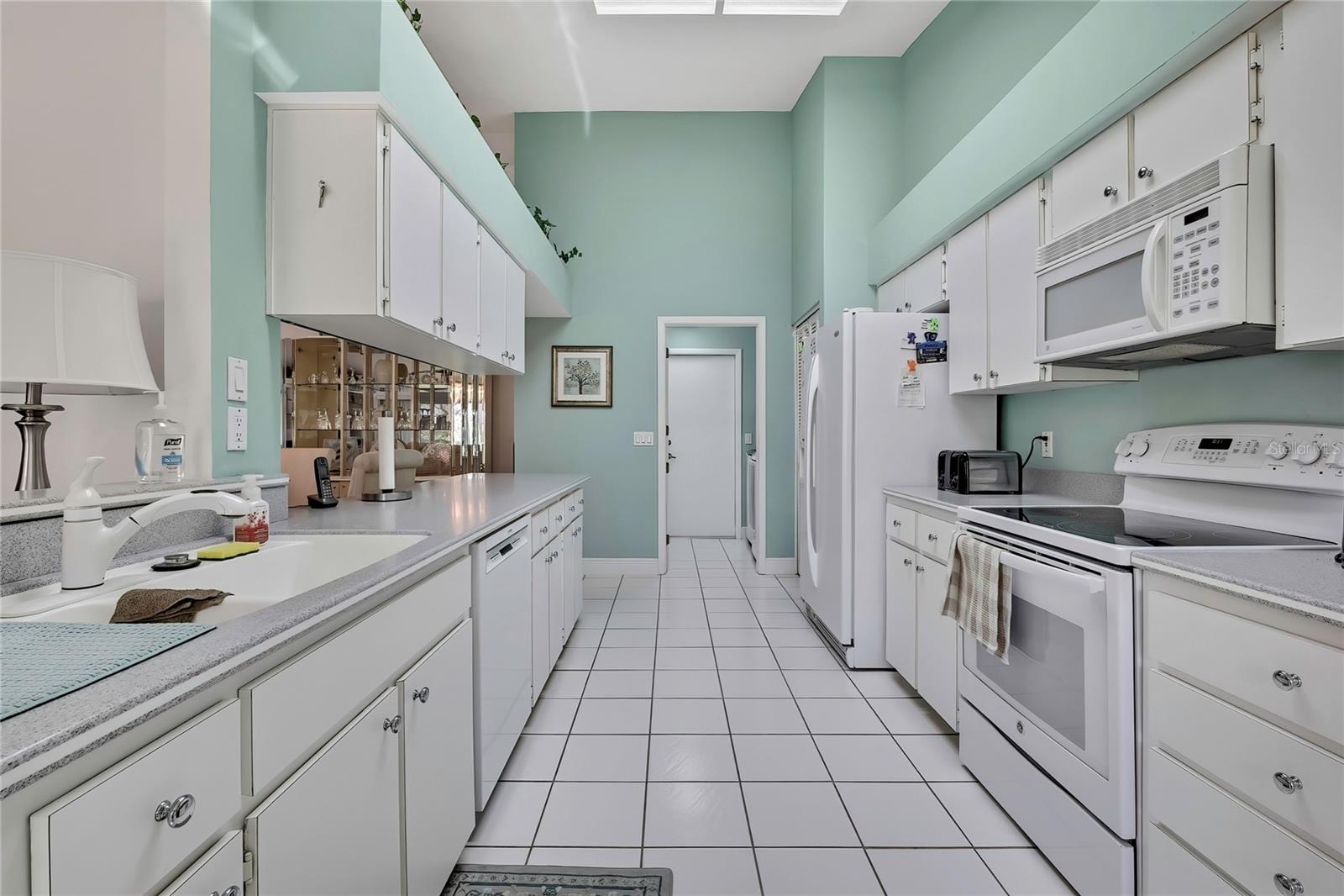 Listing photo id 13 for 7418 Baywood Forest Circle