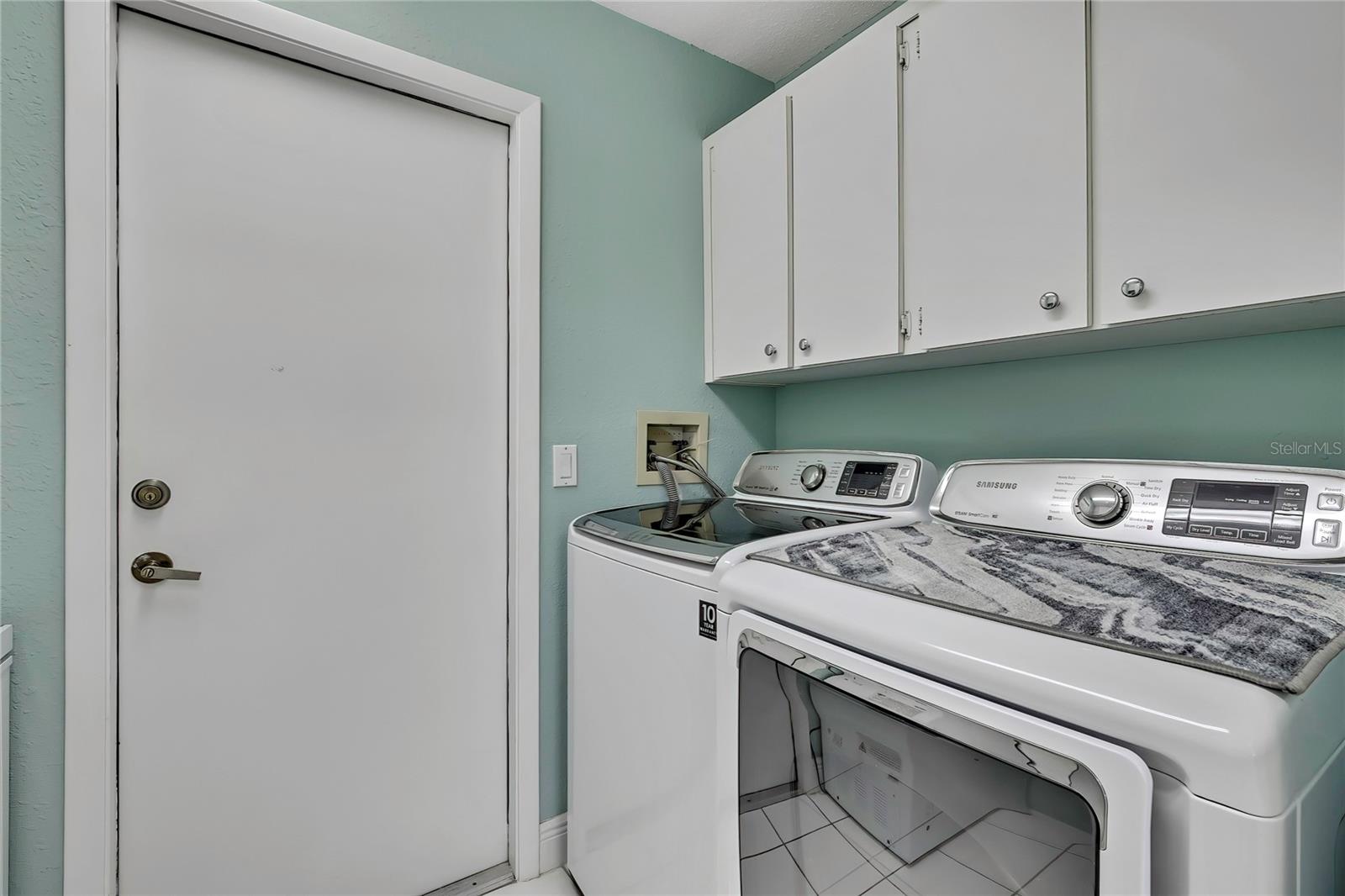 Listing photo id 17 for 7418 Baywood Forest Circle