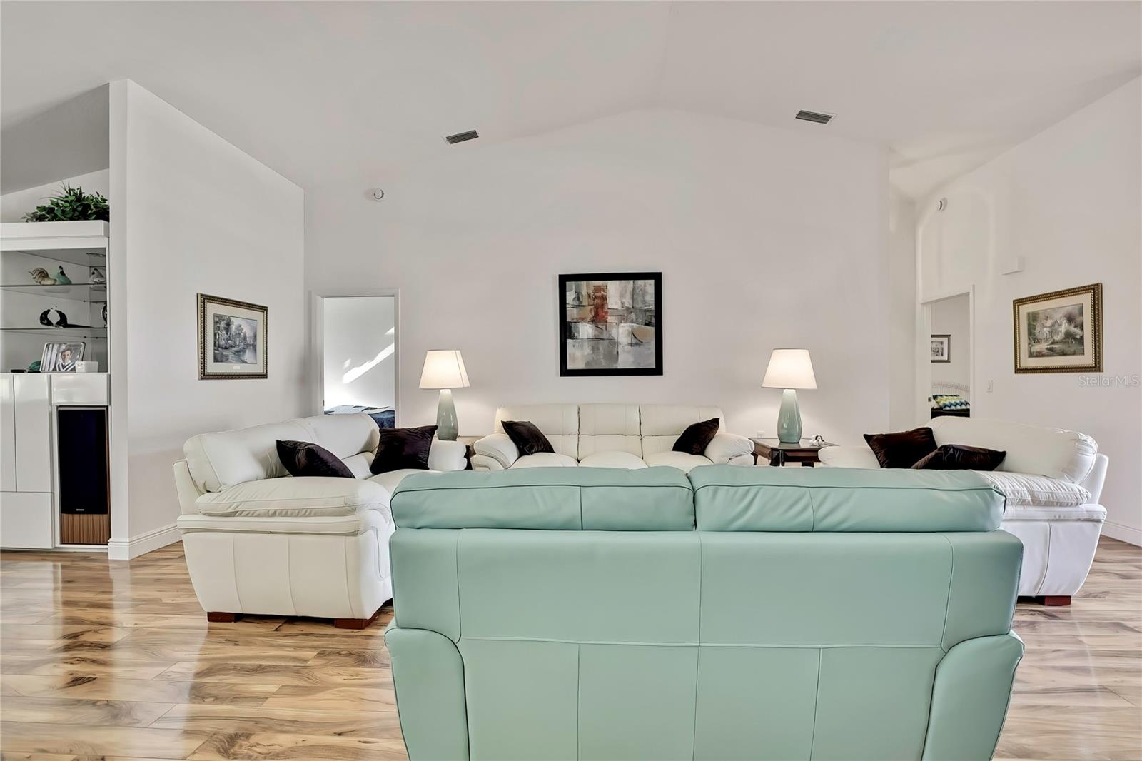 Listing photo id 2 for 7418 Baywood Forest Circle