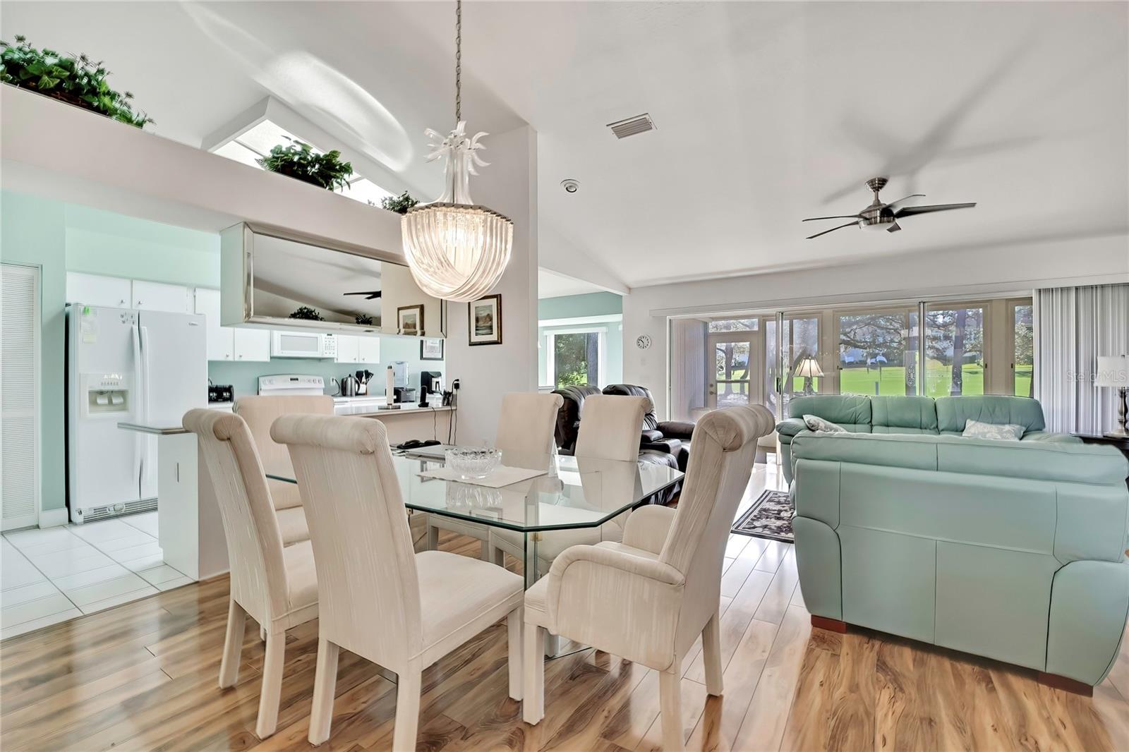 Listing photo id 3 for 7418 Baywood Forest Circle