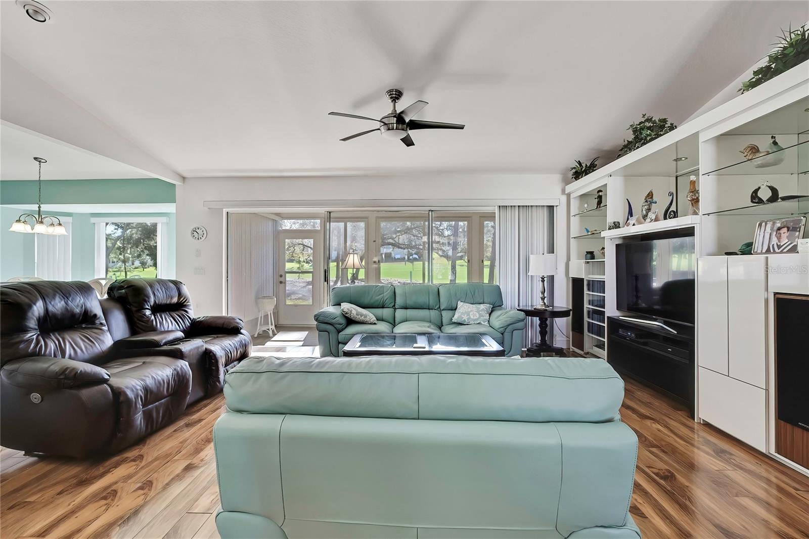 Listing photo id 5 for 7418 Baywood Forest Circle