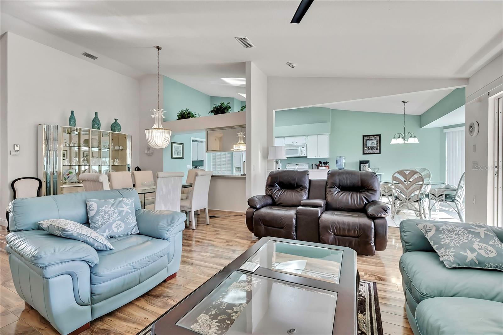 Listing photo id 7 for 7418 Baywood Forest Circle