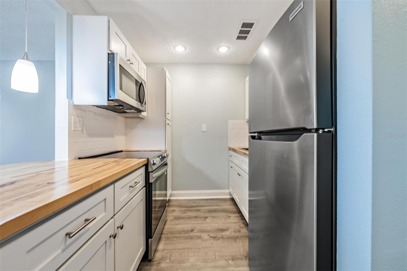 Image 5 of 23 For 233 Mcmullen Booth Road 43