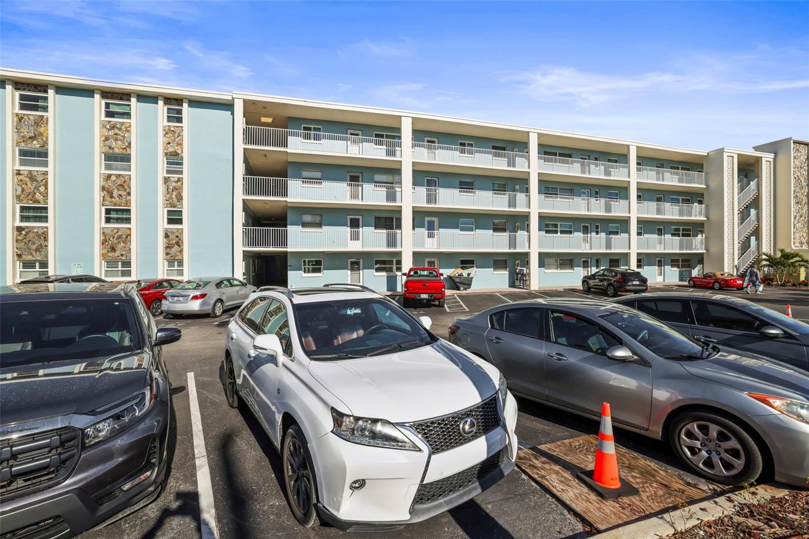 Image 23 of 42 For 6363 Gulf Winds Drive 427