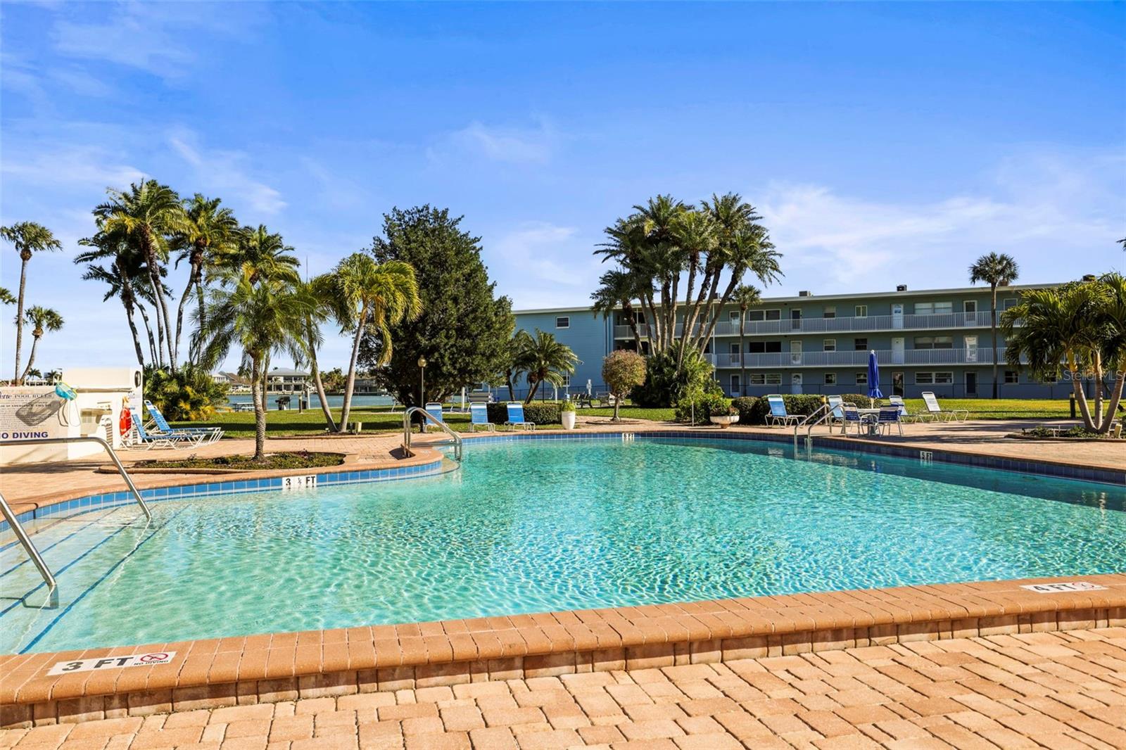 Image 28 of 42 For 6363 Gulf Winds Drive 427