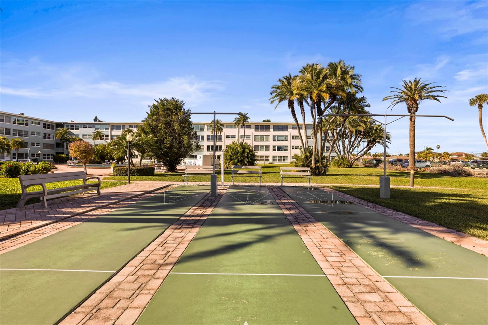 Image 29 of 42 For 6363 Gulf Winds Drive 427