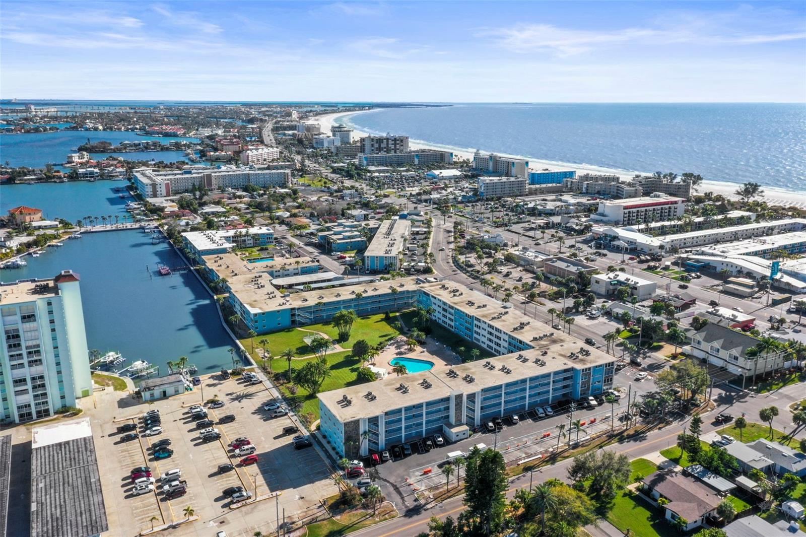 Image 40 of 42 For 6363 Gulf Winds Drive 427