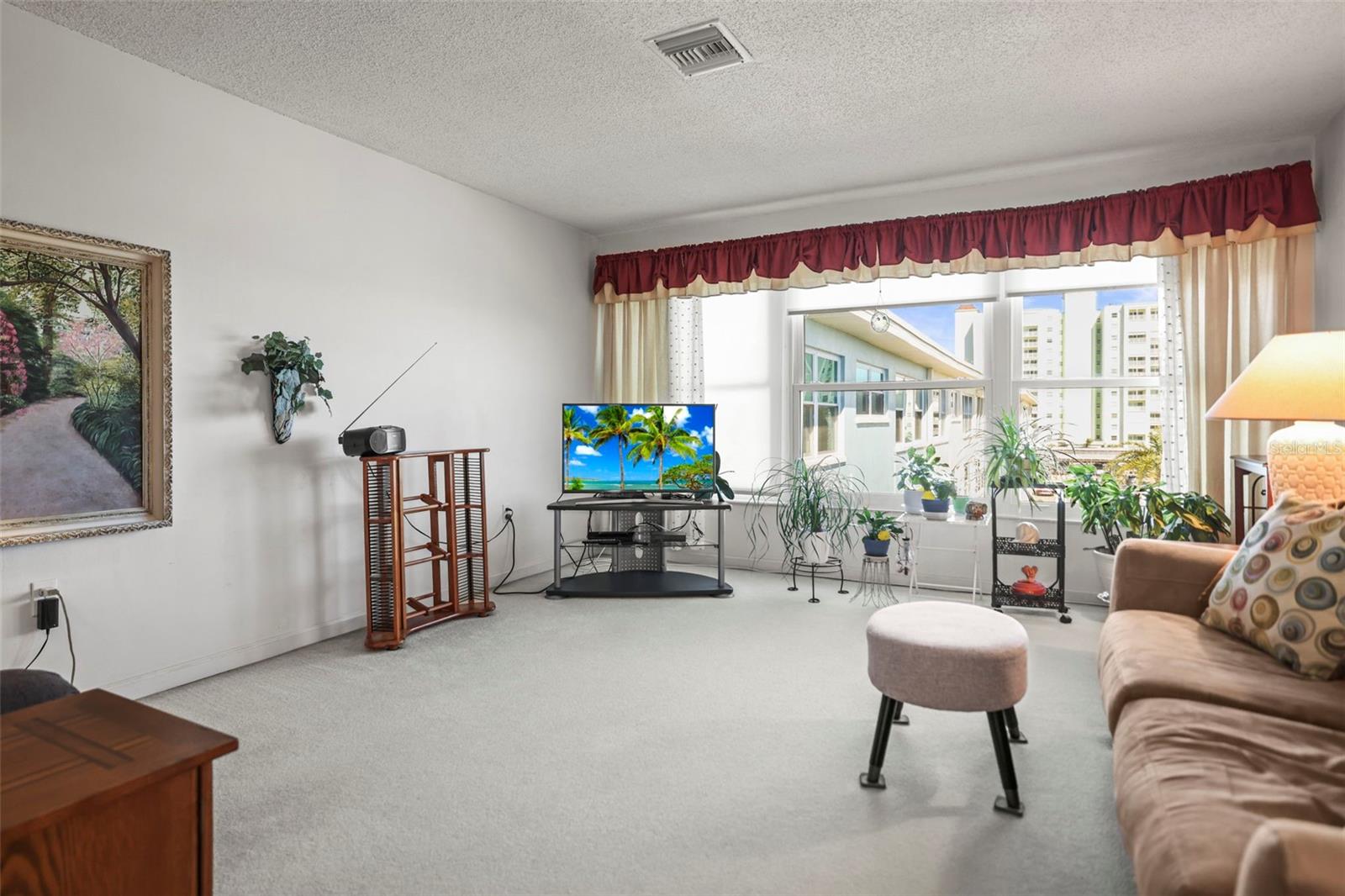 Image 8 of 42 For 6363 Gulf Winds Drive 427