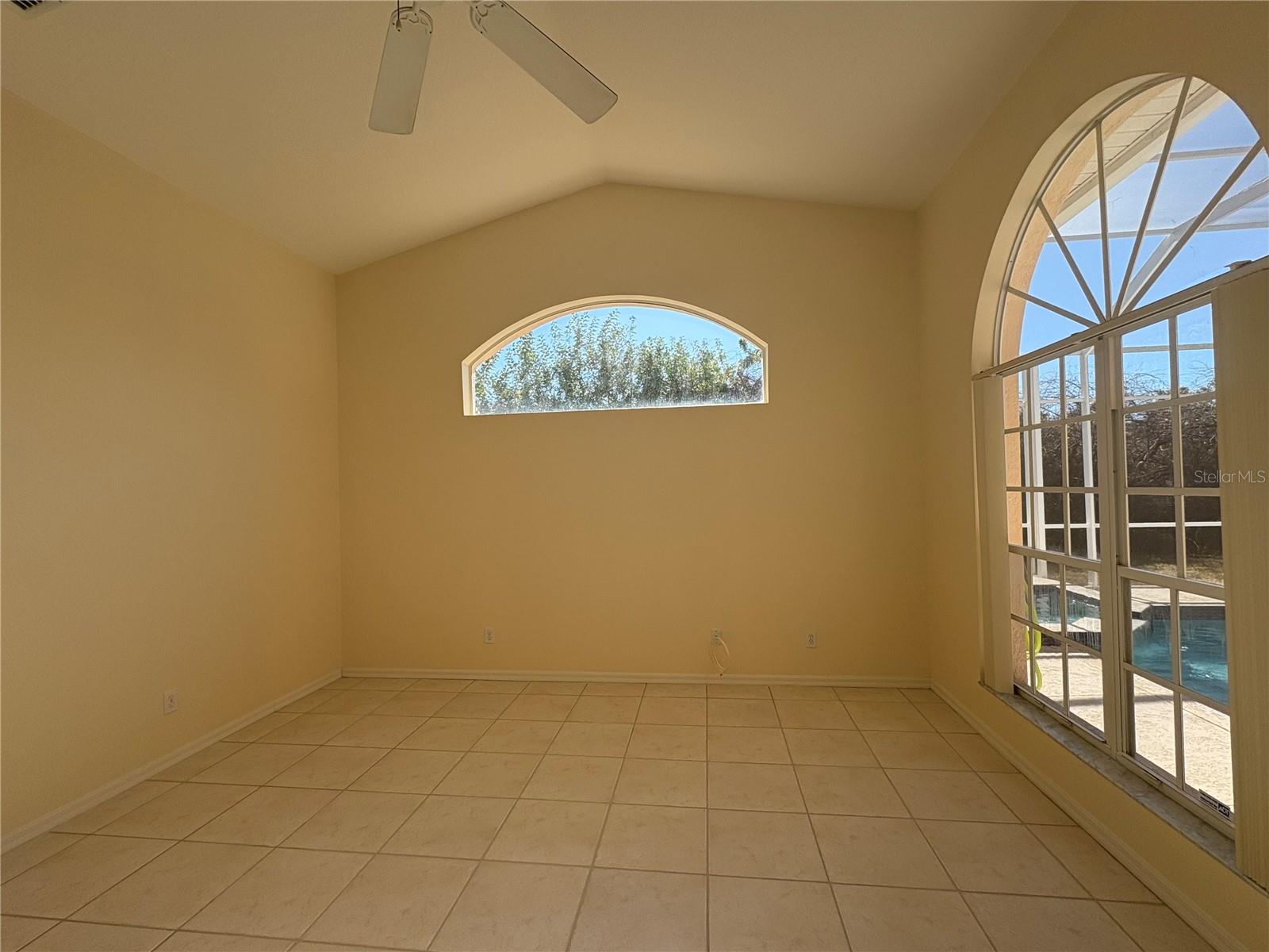 Image 13 of 39 For 731 Waterside Court