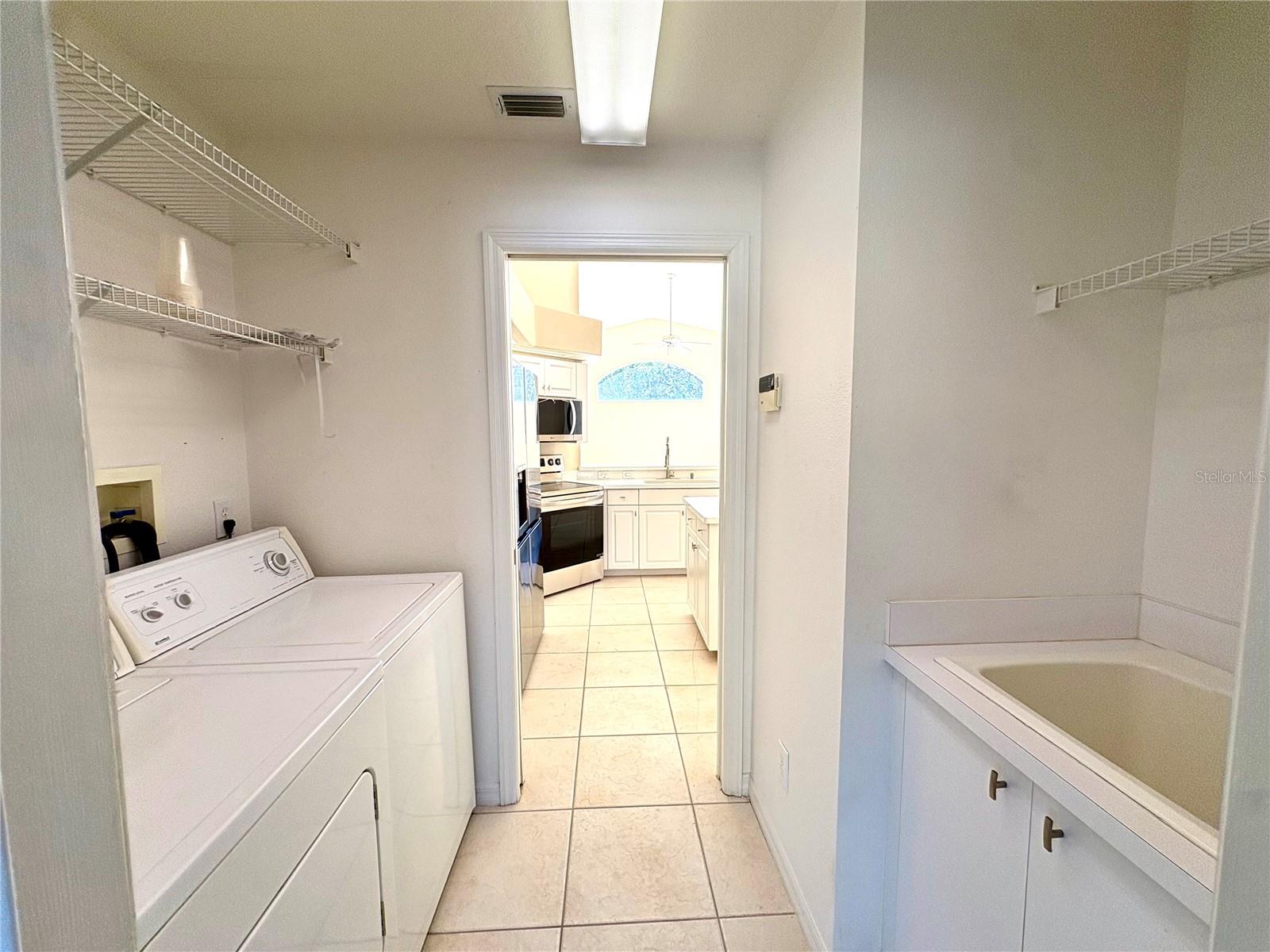 Image 14 of 39 For 731 Waterside Court