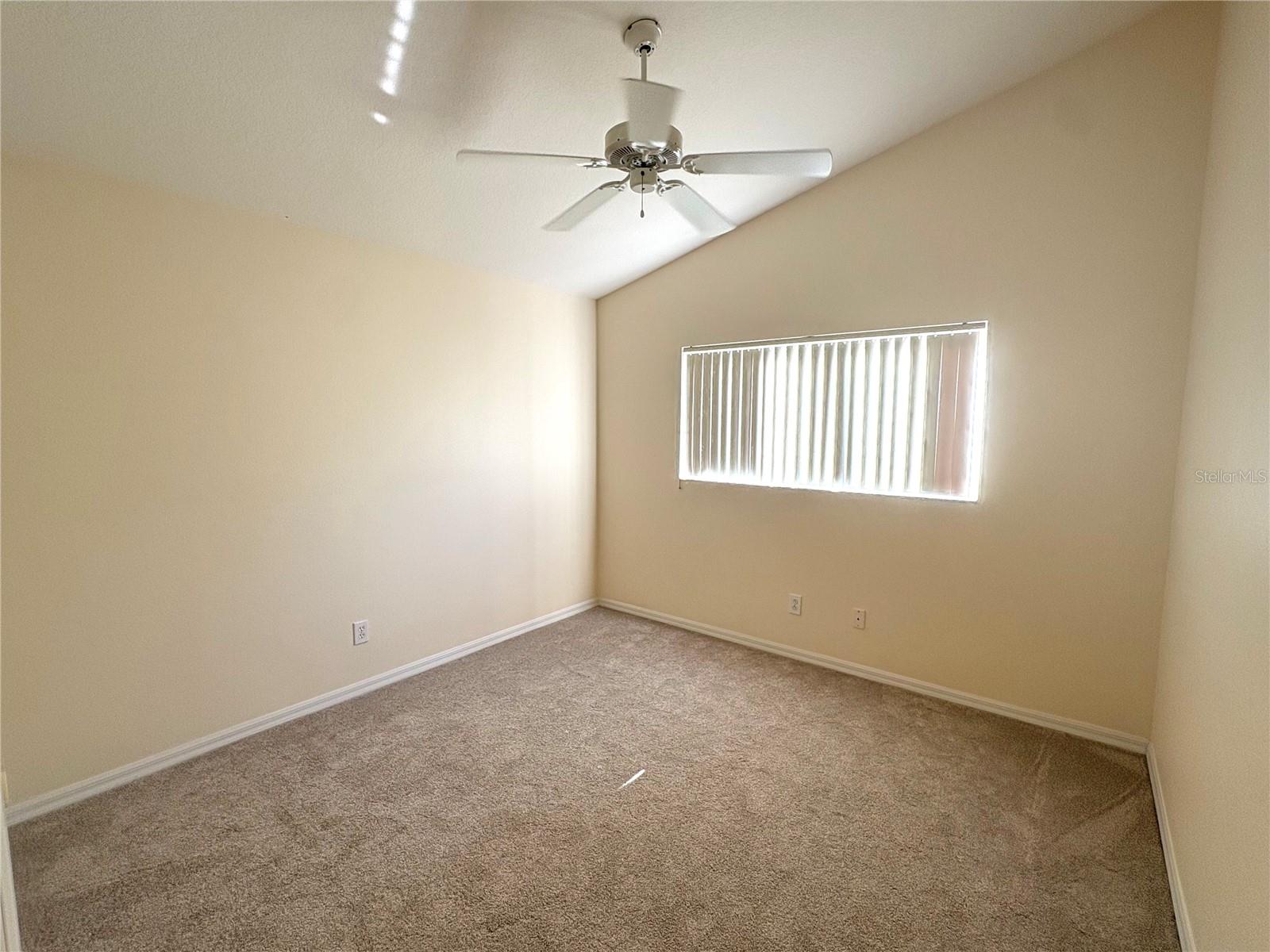 Image 19 of 39 For 731 Waterside Court