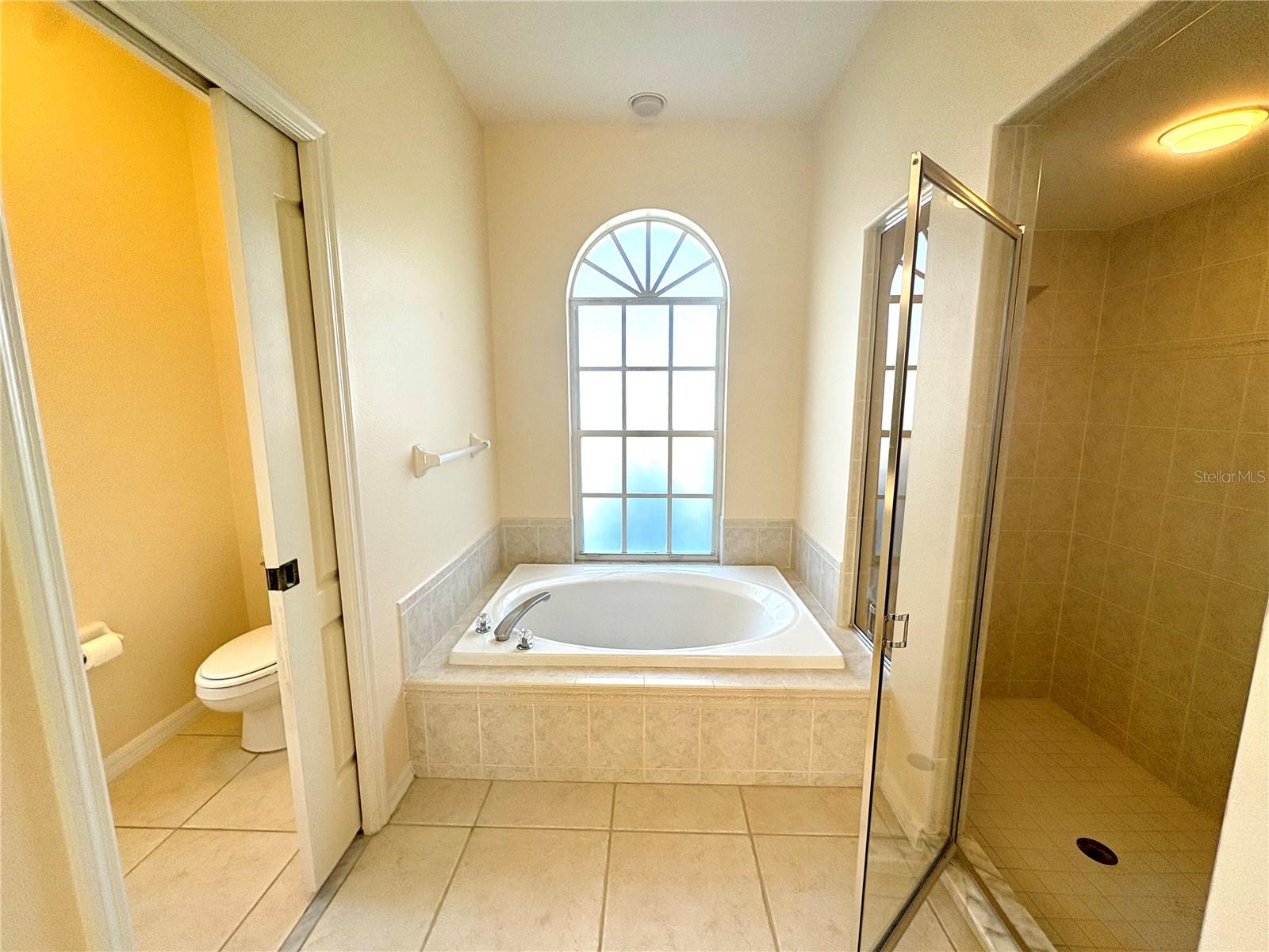 Image 23 of 39 For 731 Waterside Court