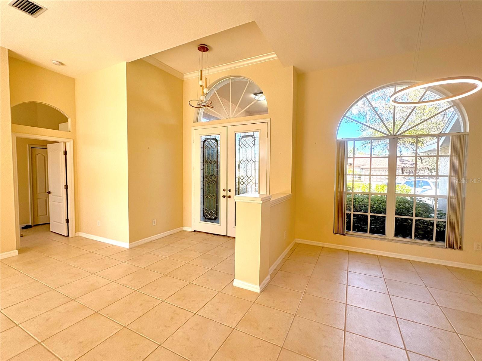 Image 5 of 39 For 731 Waterside Court