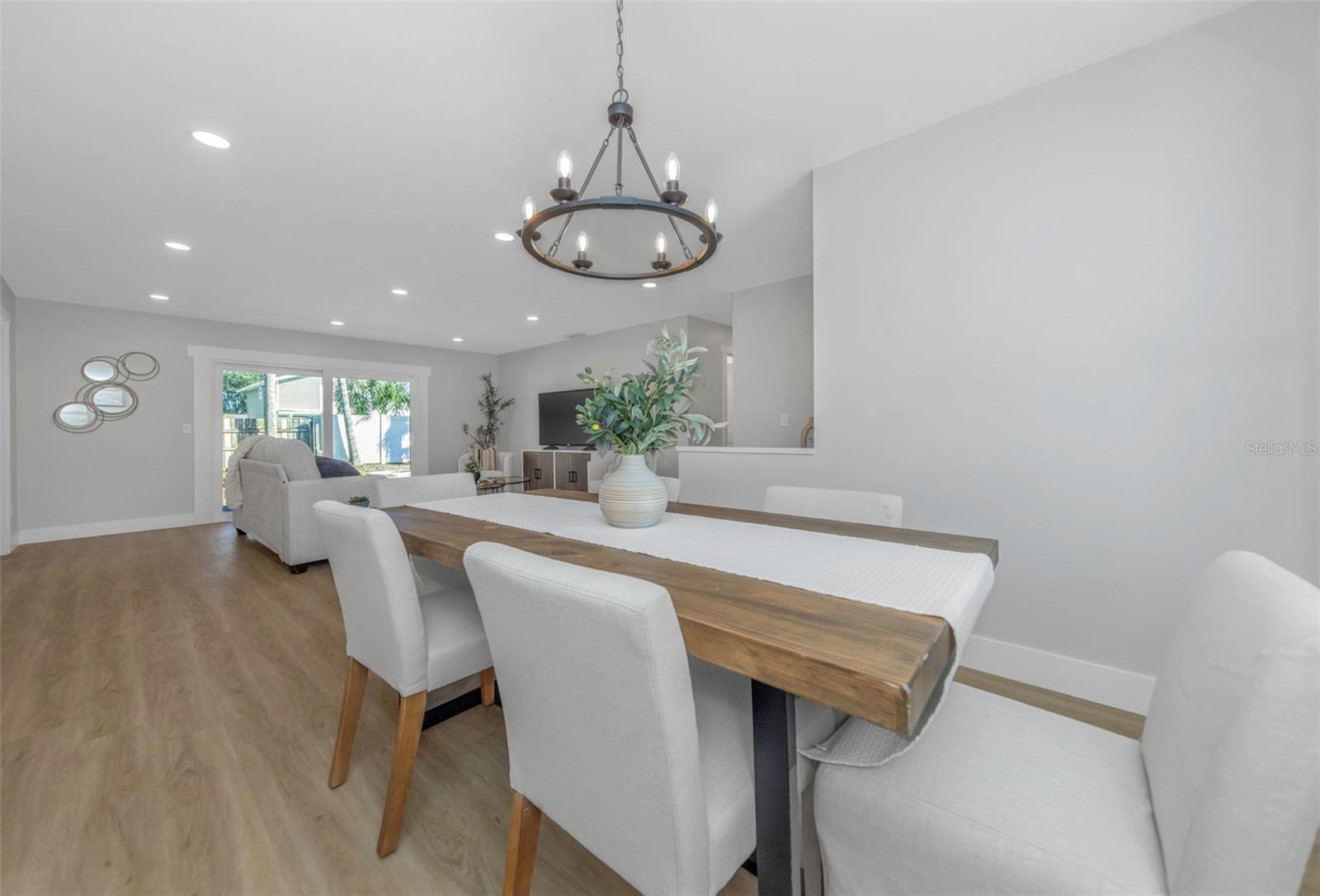 Image 10 of 47 For 15911 Country Farm Place