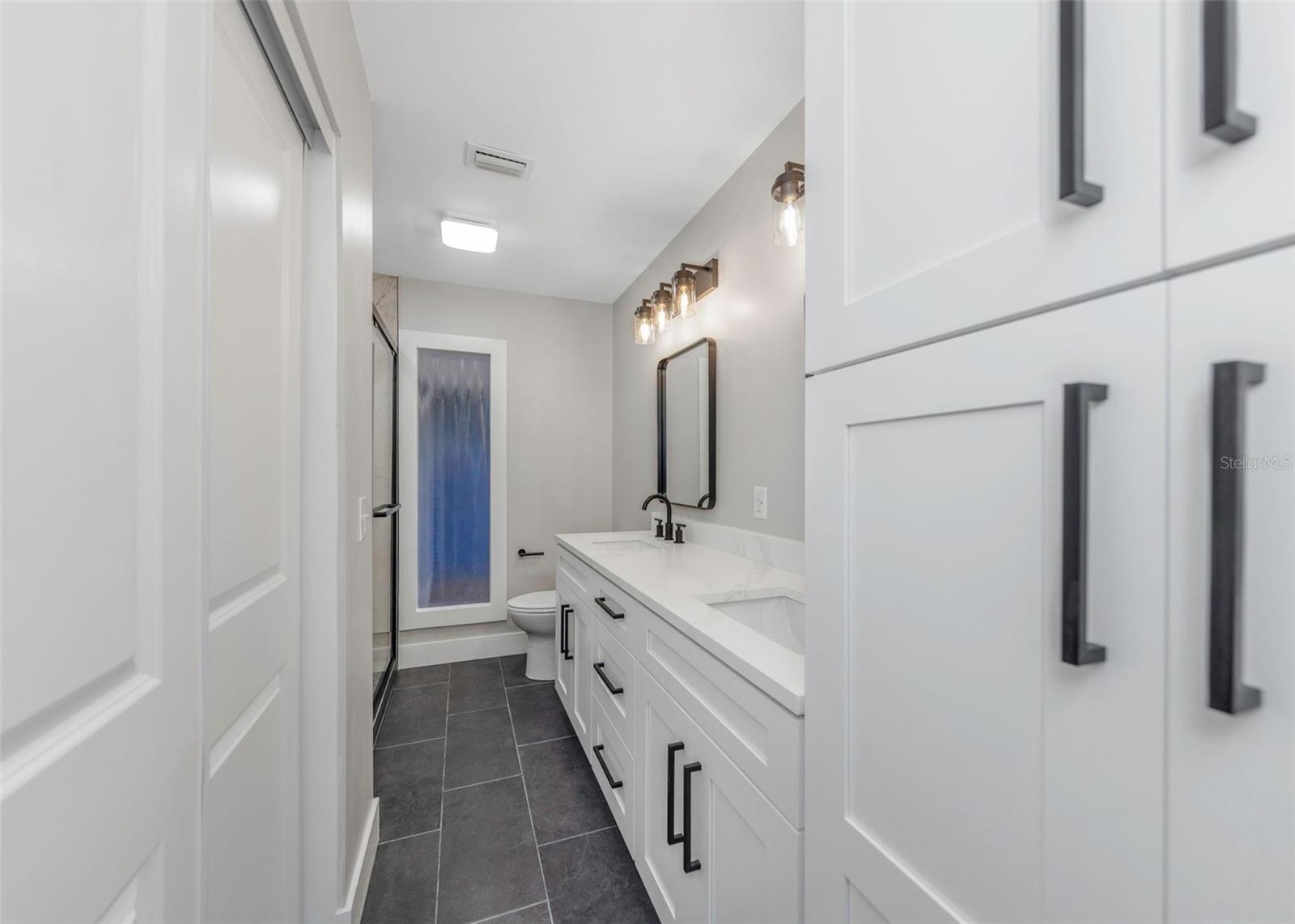 Image 23 of 47 For 15911 Country Farm Place